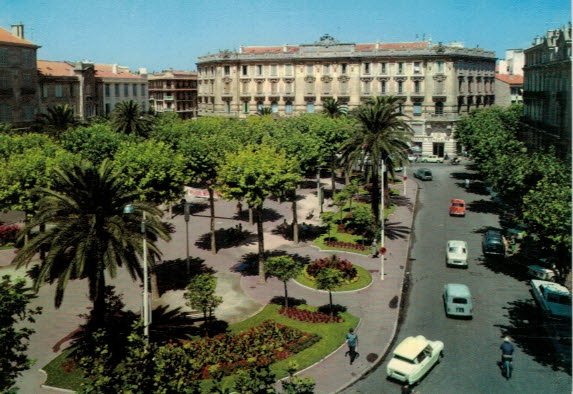 06-La-Place-de-Gaulle