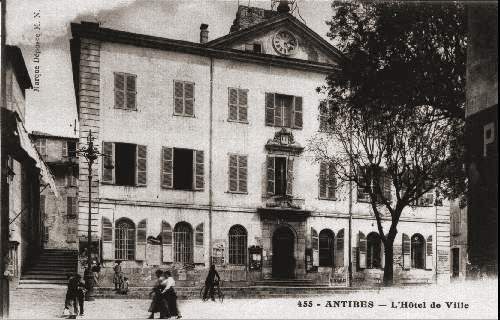 10-clemenceau-l-hotel-de-ville