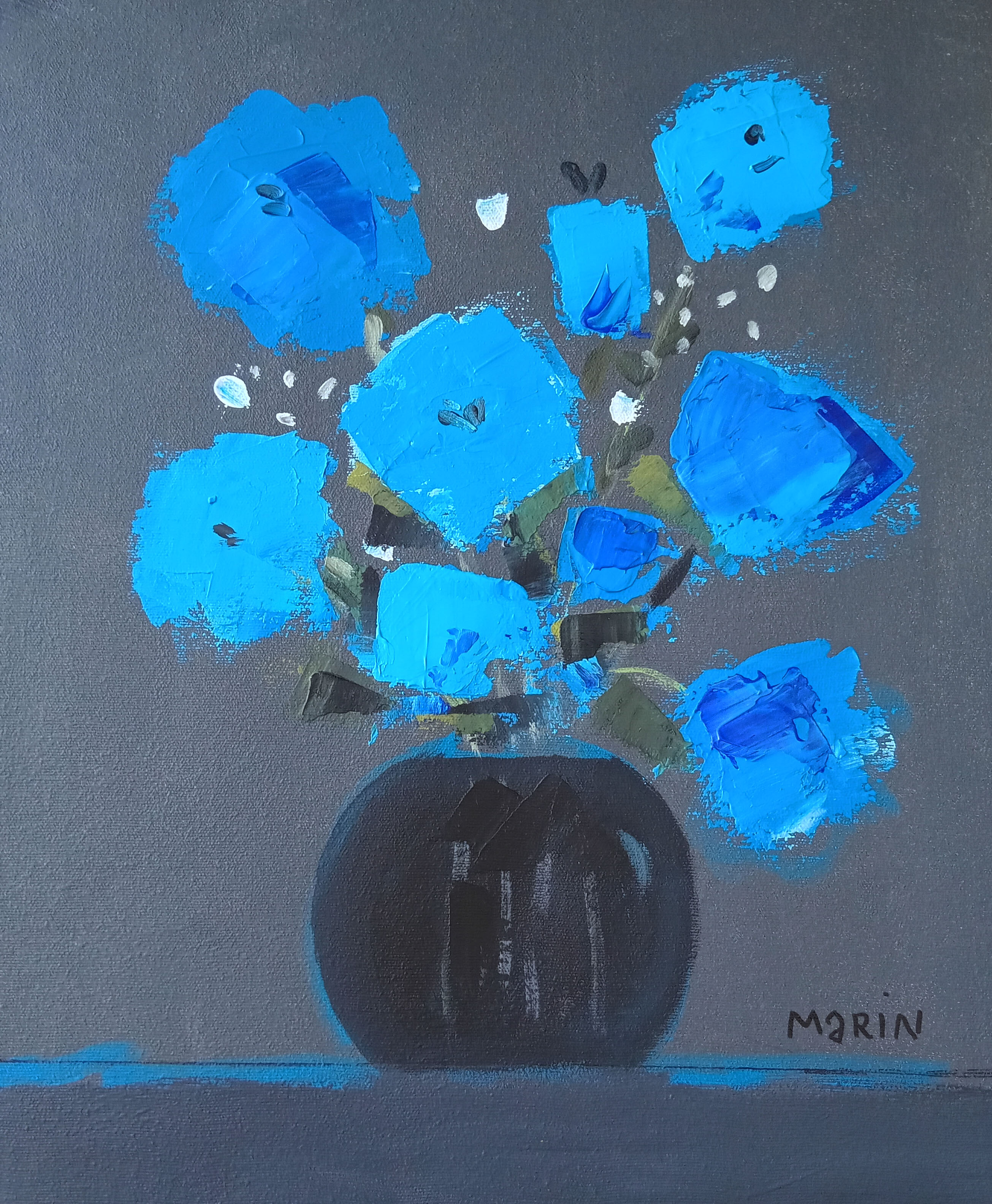 Fleurs-bleus-sur-fond-gris