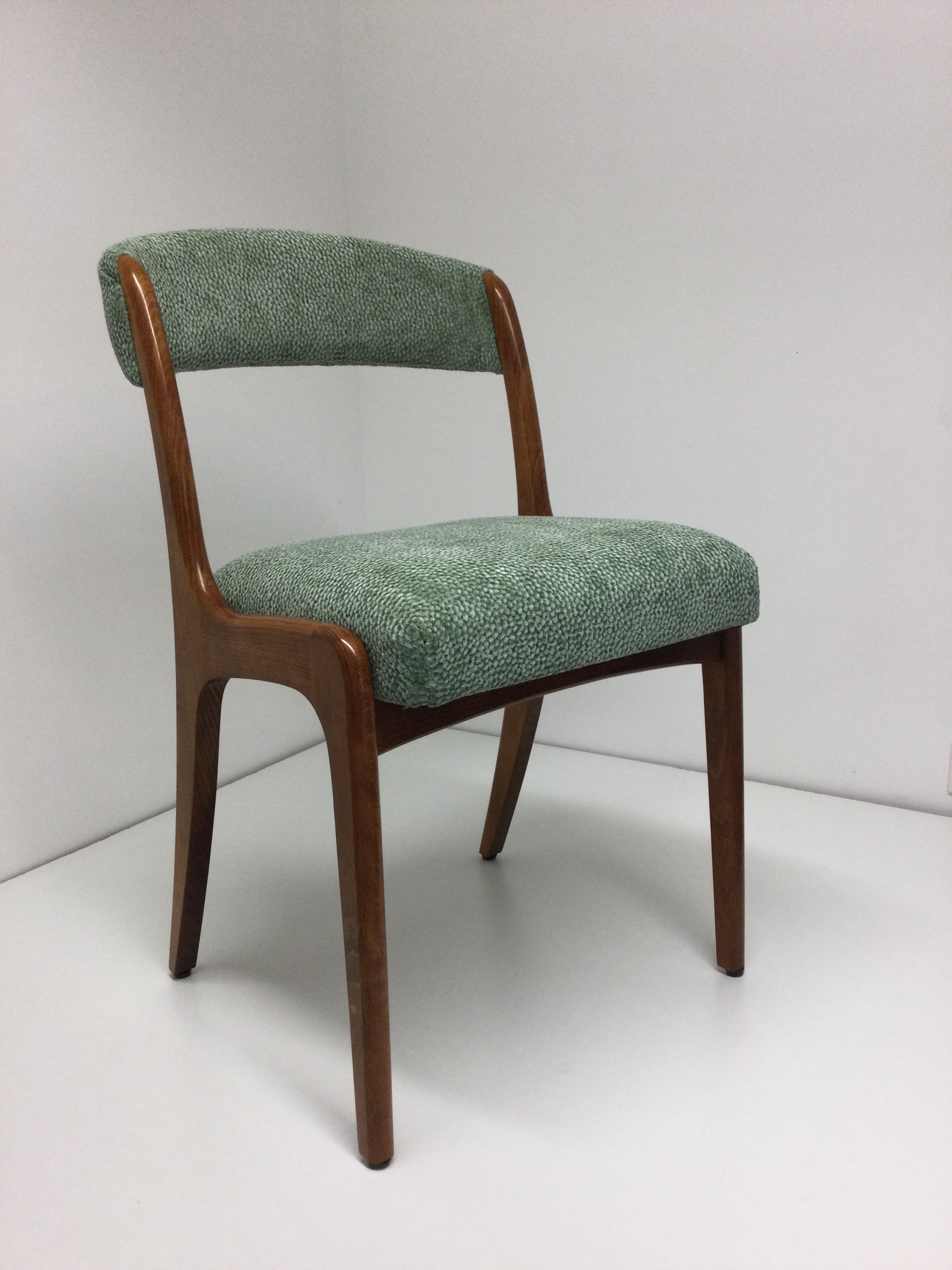 Atelier les renaissances tapissier decorateur relookingmeuble refectionfauteuil restauration fauteuil ebeniste saint medard en jalles bordeaux lacanau eysines le pian medoc