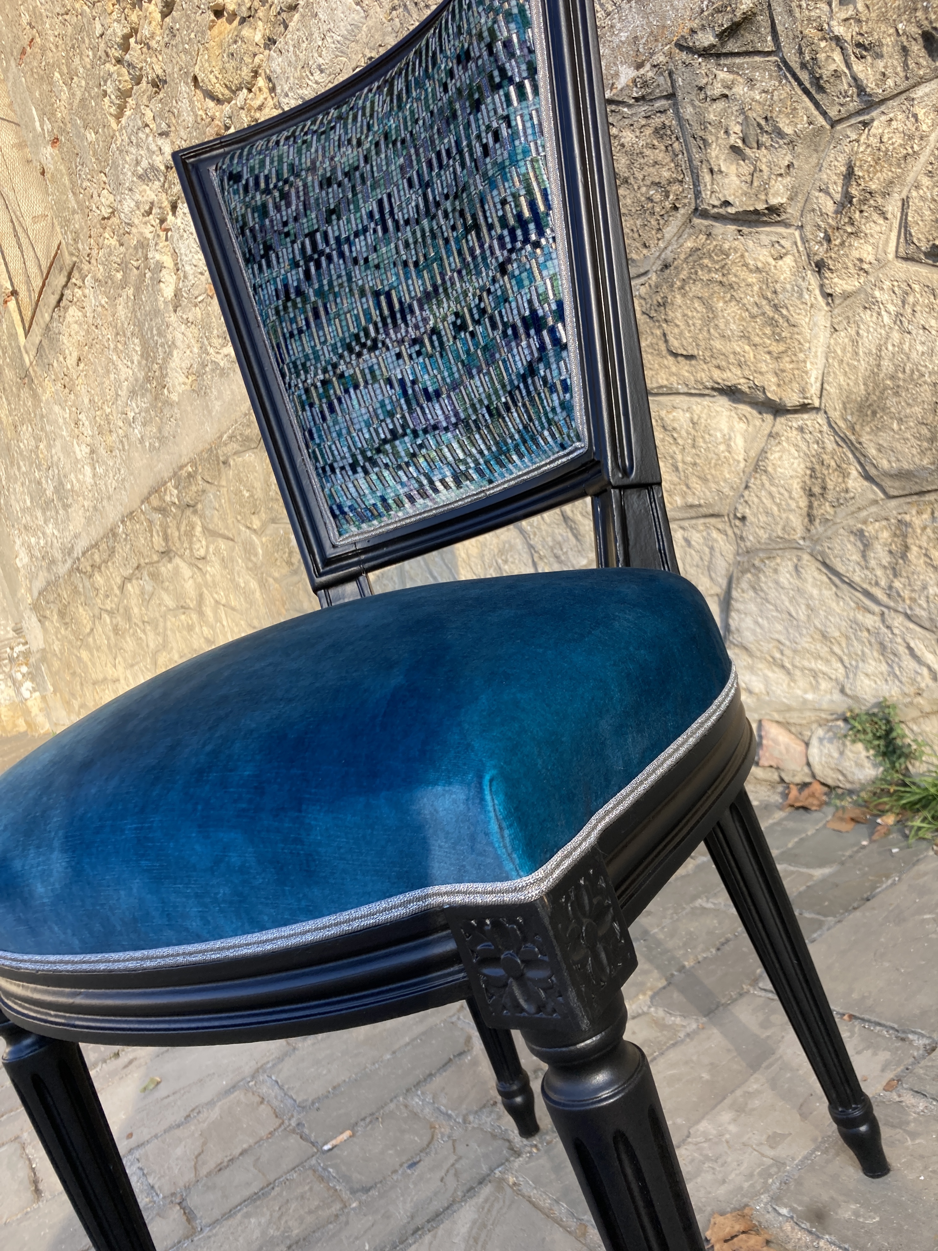 Tapissier decorateur atelier les renaissances refection chaises refection fauteuil relooking meuble saint medard en jalles bordeaux saint aubin de medoc lacanau merignac carcan cauderan andernos le taillan medoc le haillan