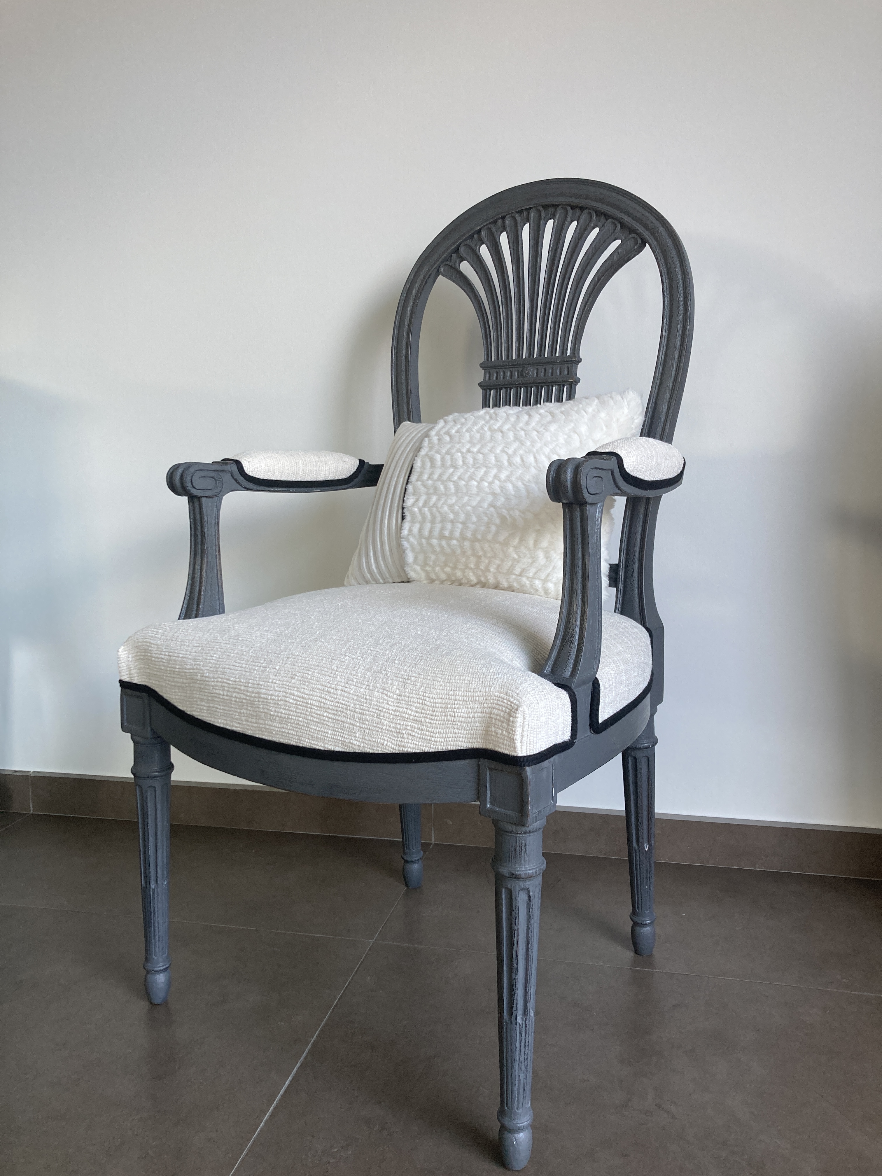 Atelier les renaissances ralph m art copi tapissier decorateur relooking meuble refection canape restauration fauteuil gironde bordeaux saint medard en jalles merignac lacanau le taillan medoc