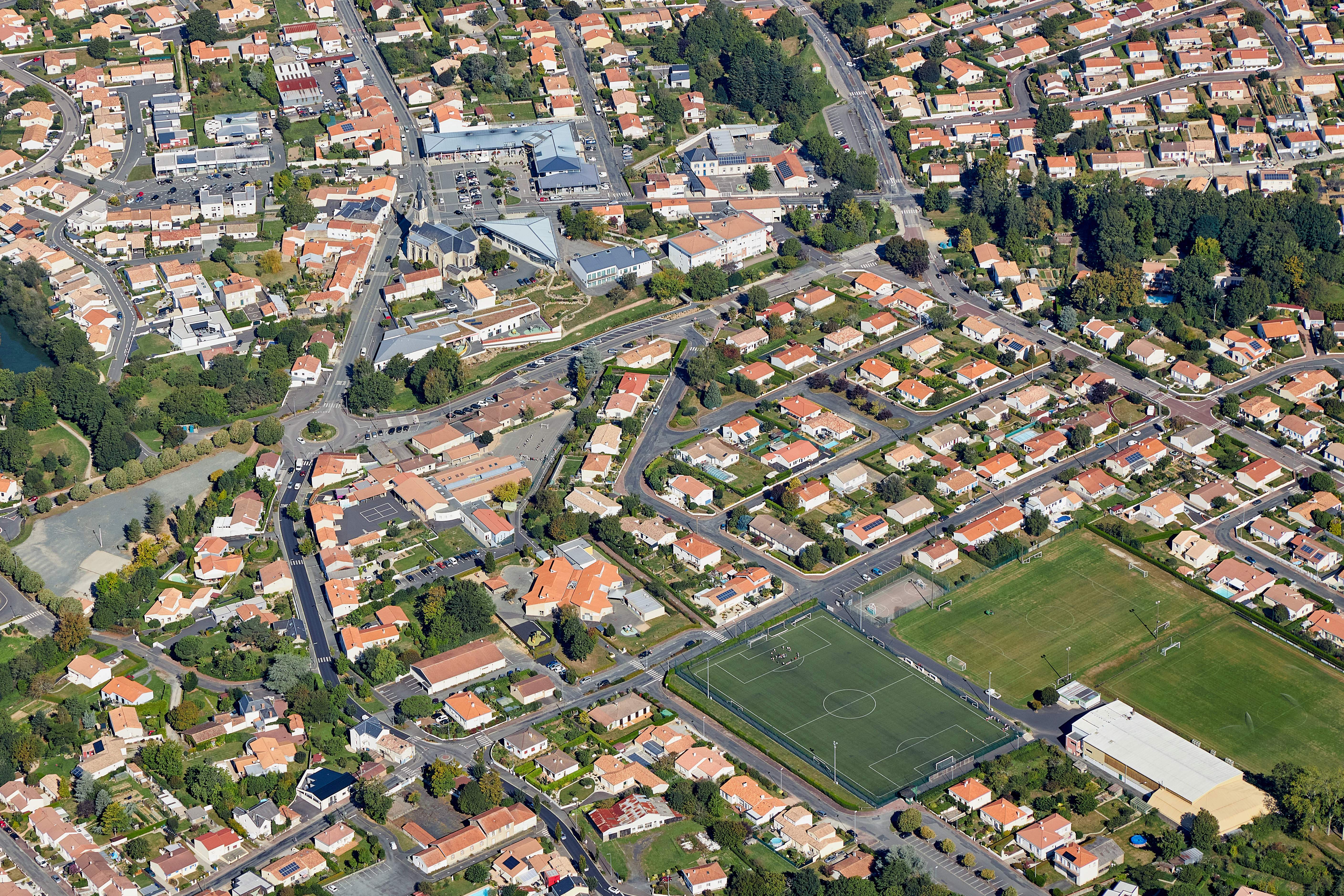 2020 09 09 vue aeriennec bourg