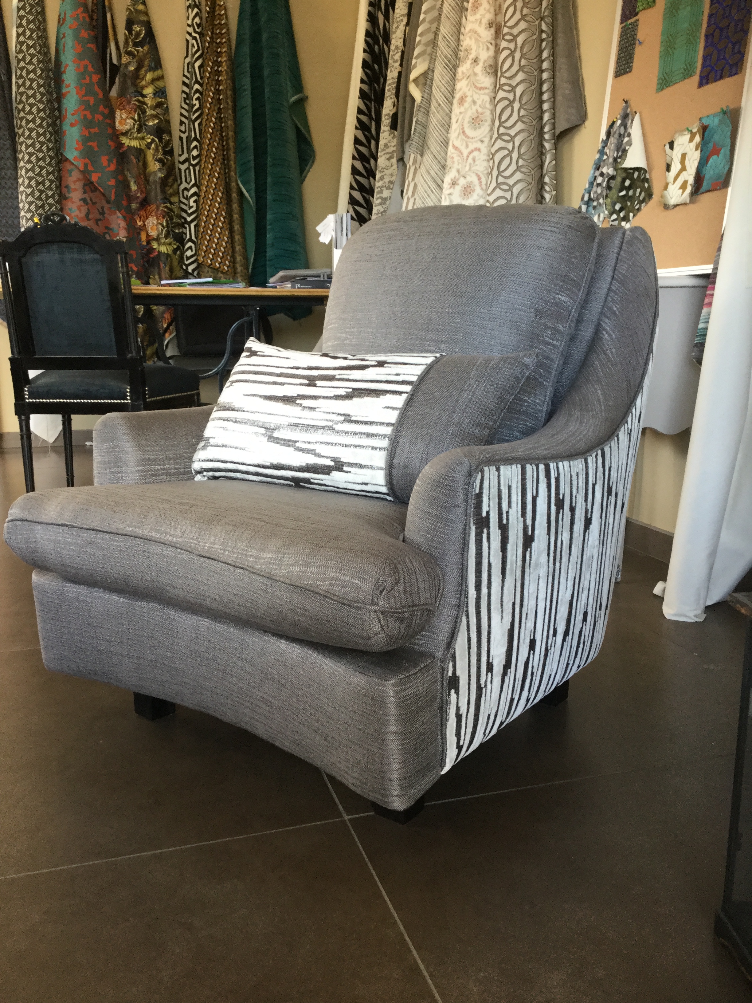 Refection fauteuil relooking meuble tapissier decorateur saint medard en jalles le haillan atelier les renaissances