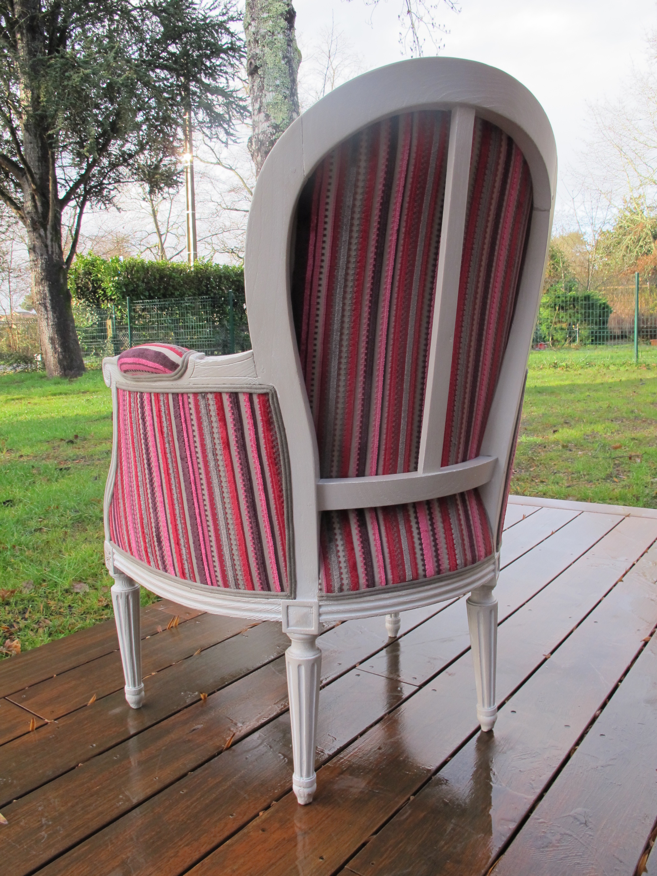 Refection relooking fauteuil meuble bergere chauffeuse 10 tapissier decorateur bordeaux saint medard en jalles atelier les renaissances