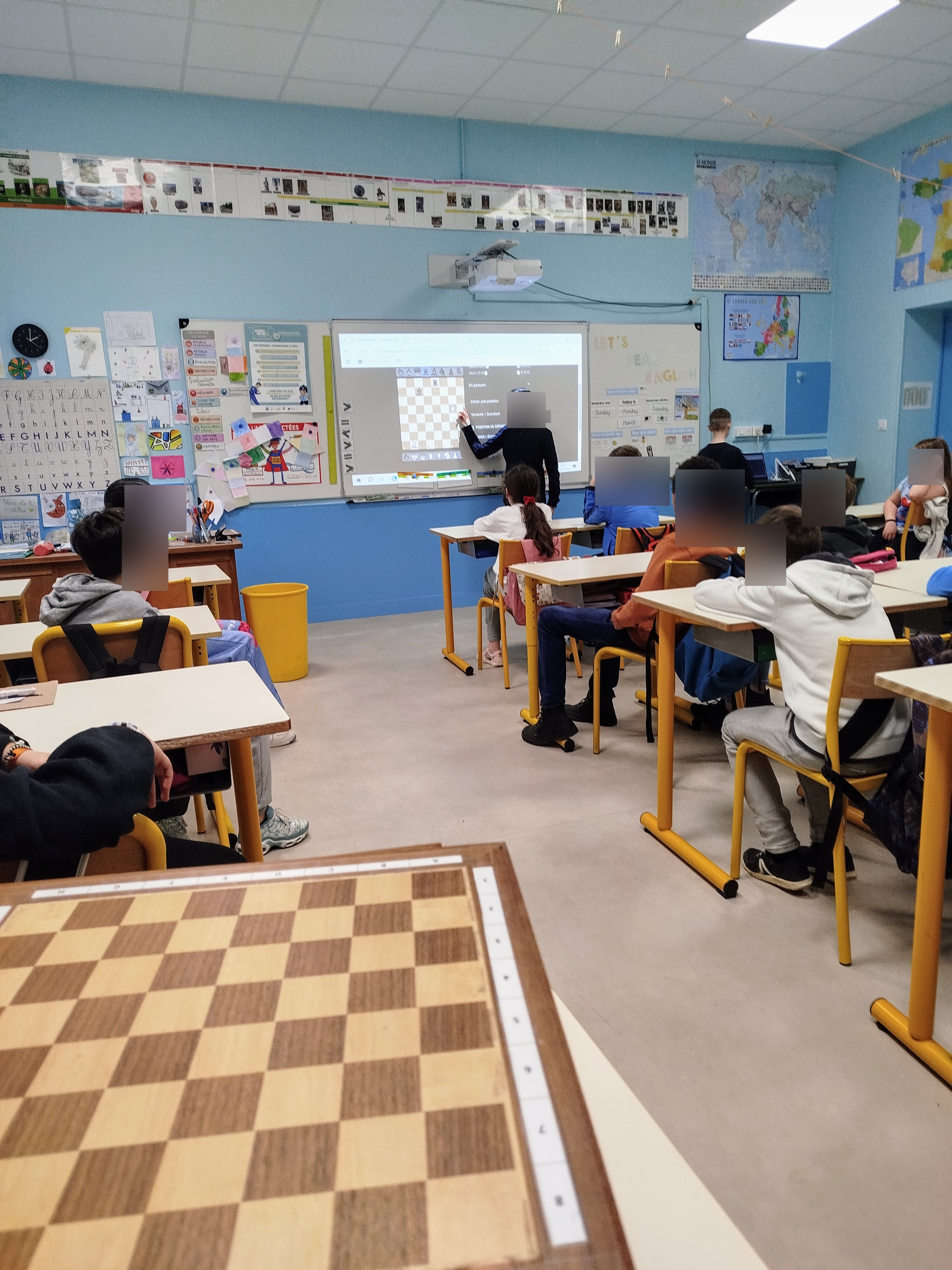 Les collégiens de George Sand partagent leur passion des échecs les CM2 d'Avord