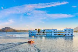Udaipur-lake-