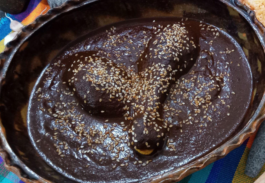 11-Mole-negro-de-pollo