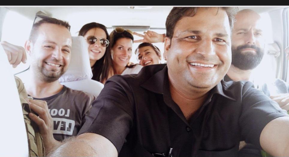 Voiture-avec-chauffeur-en-inde-du-nord-et-rajasthan