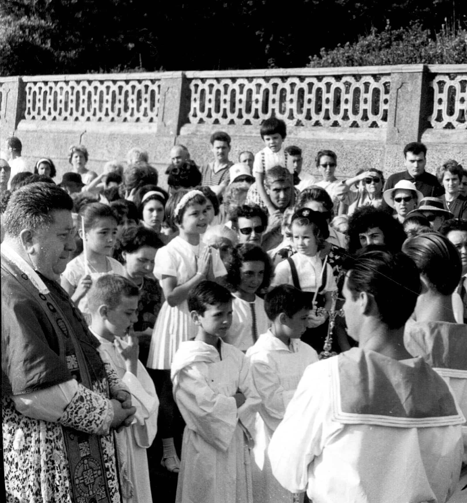 Procession-Compliment-a-la-Vierge-1963 compress