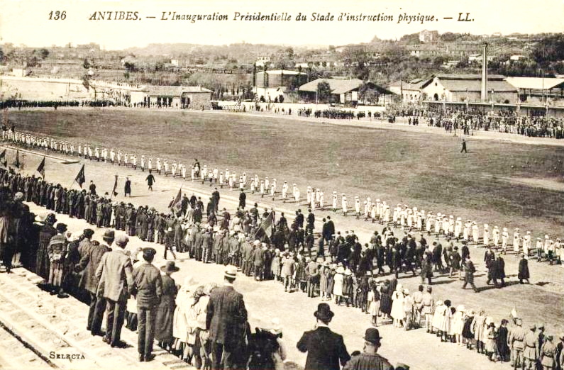 Fort-Carre-L-inauguration-Presidentielle-du-Stade-d-instruction-physique-Levy-et-fils