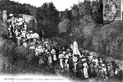 7-Notre-Dame-de-Bon-Port-La-Procession