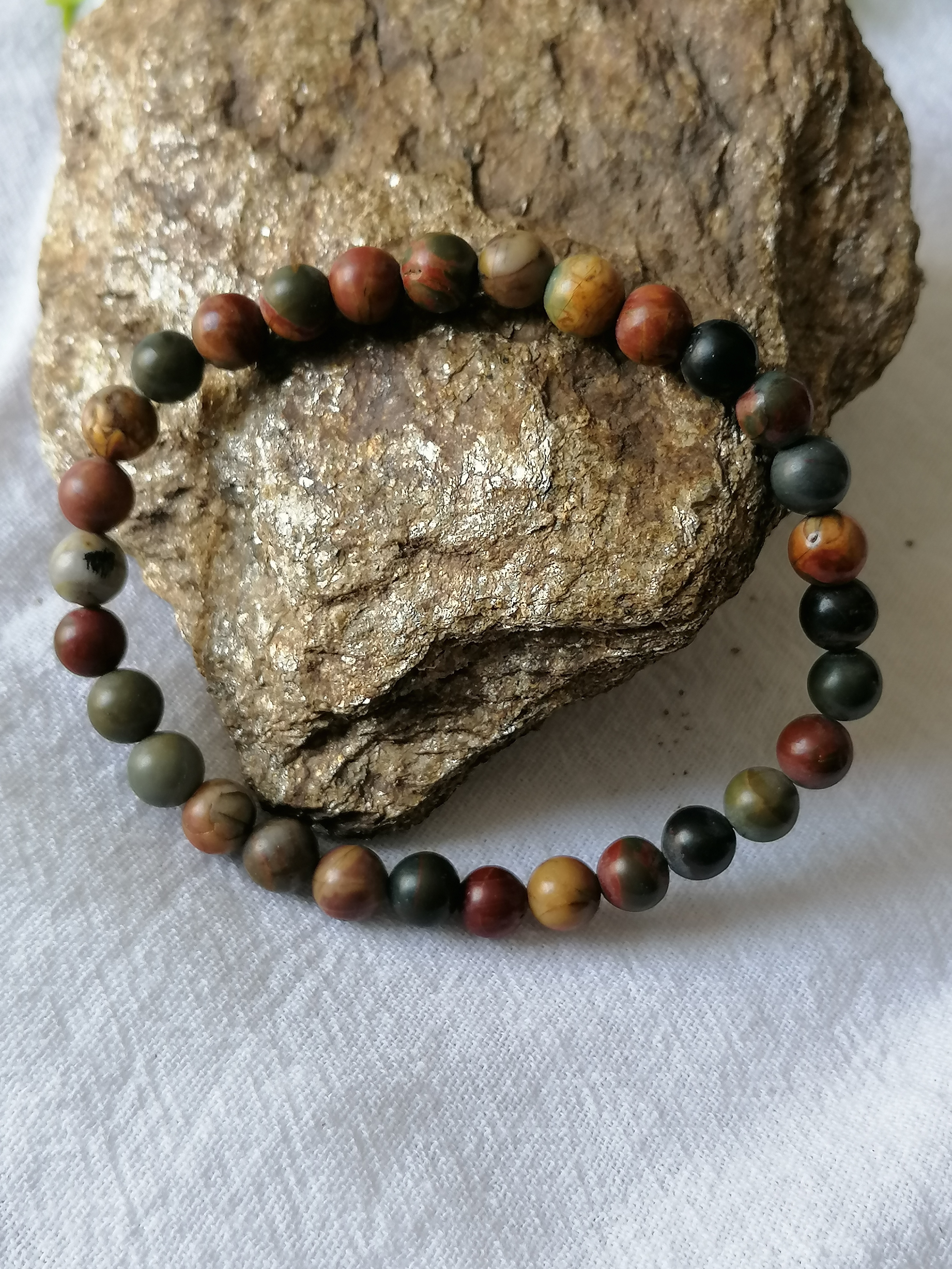 un superbe spécimen de lapis-lazuli disponible à la vente chez pierresfinesdumonde.com