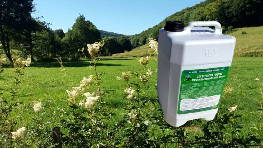 Bidon de 10 litres et paysage