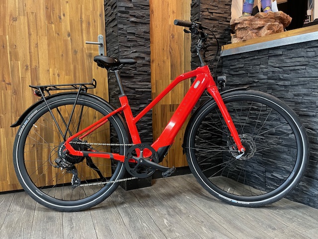 Velo kalkhoff electrique 36V 7AH alu rouge 28P 8V taille 1M55 a 1M75 en tres bon etat comme neuf prix 1150 euro