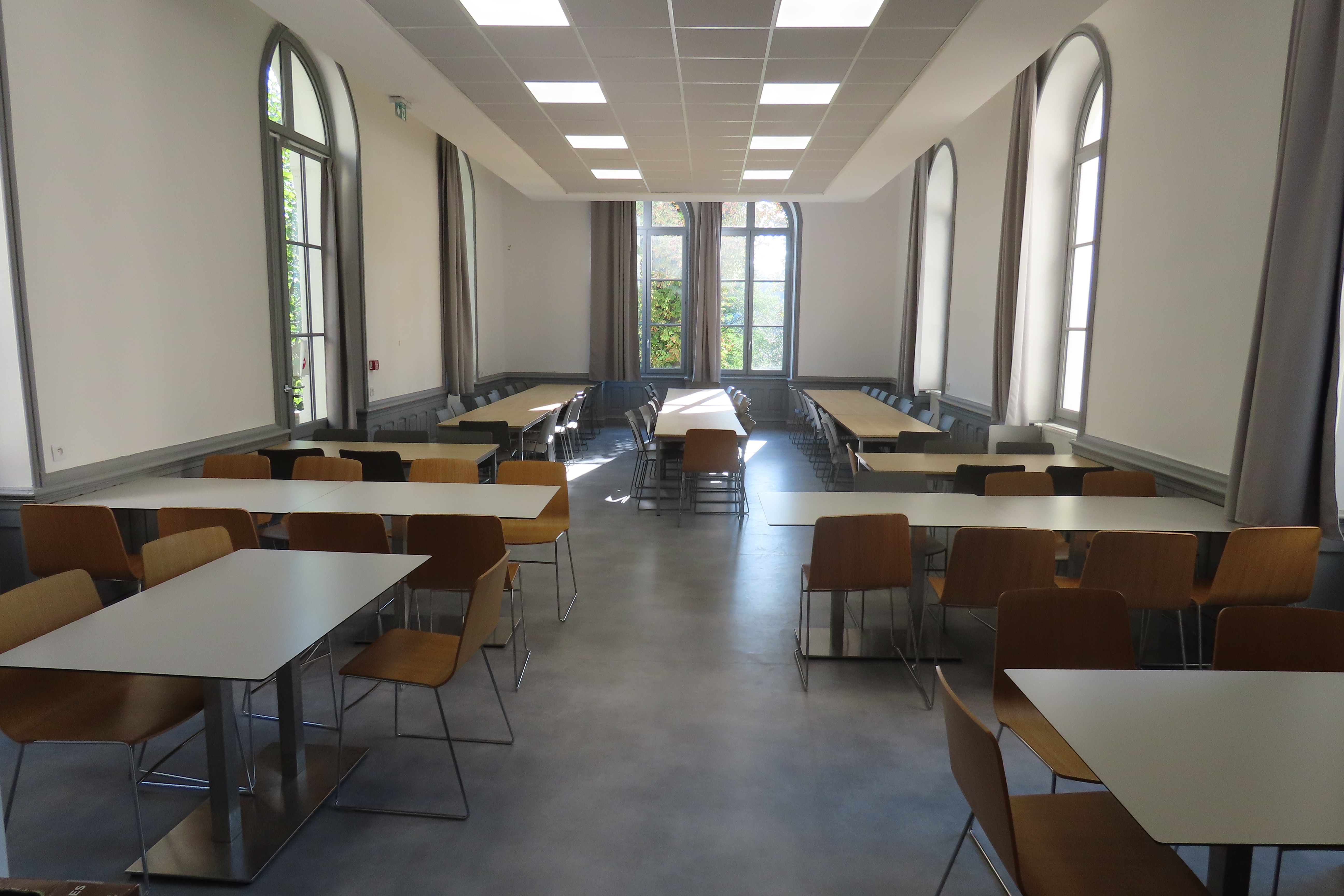 Petite-salle-de-restauration-avant