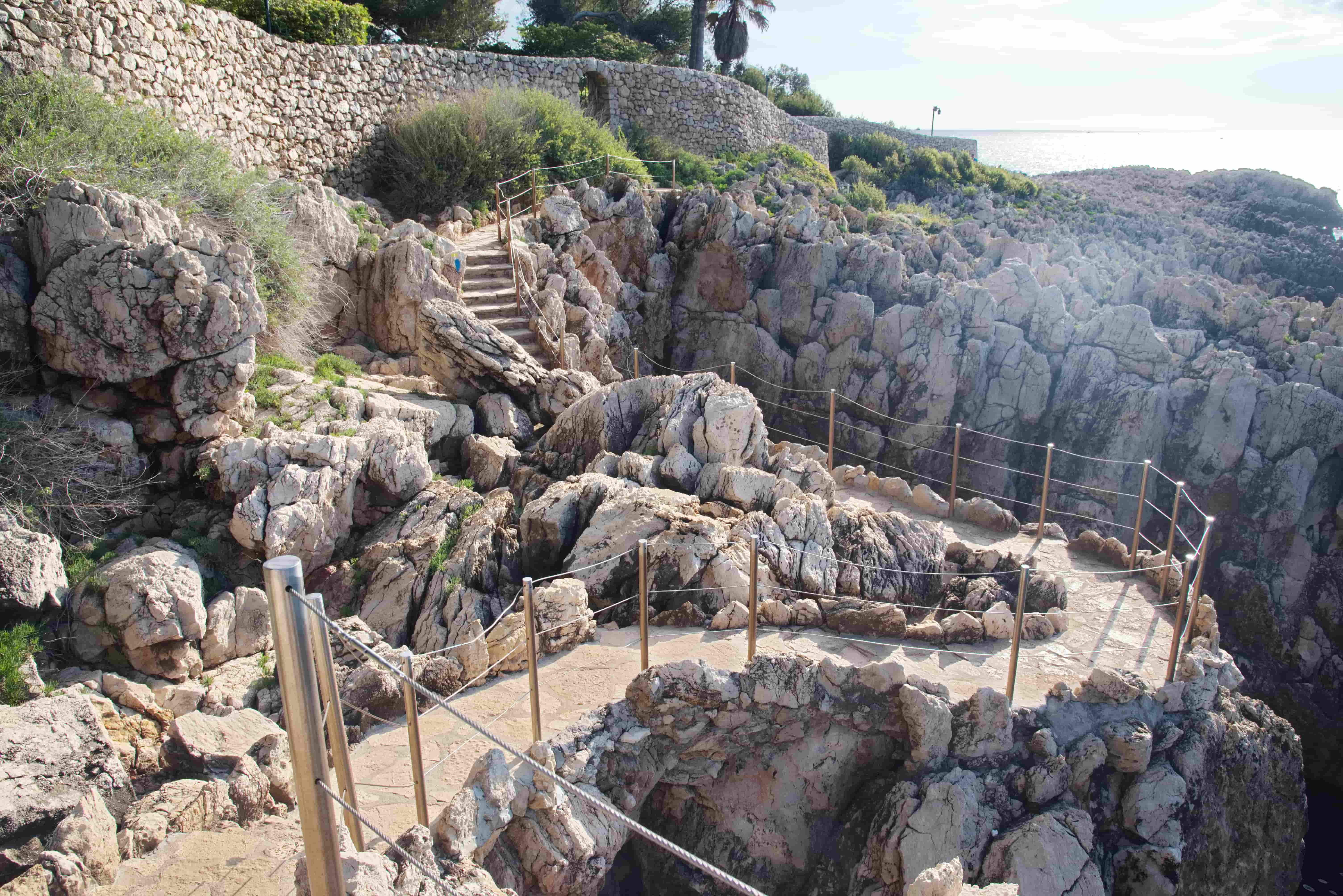 8-Sentier-du-Littoral-Chemin-parfois-tortueux