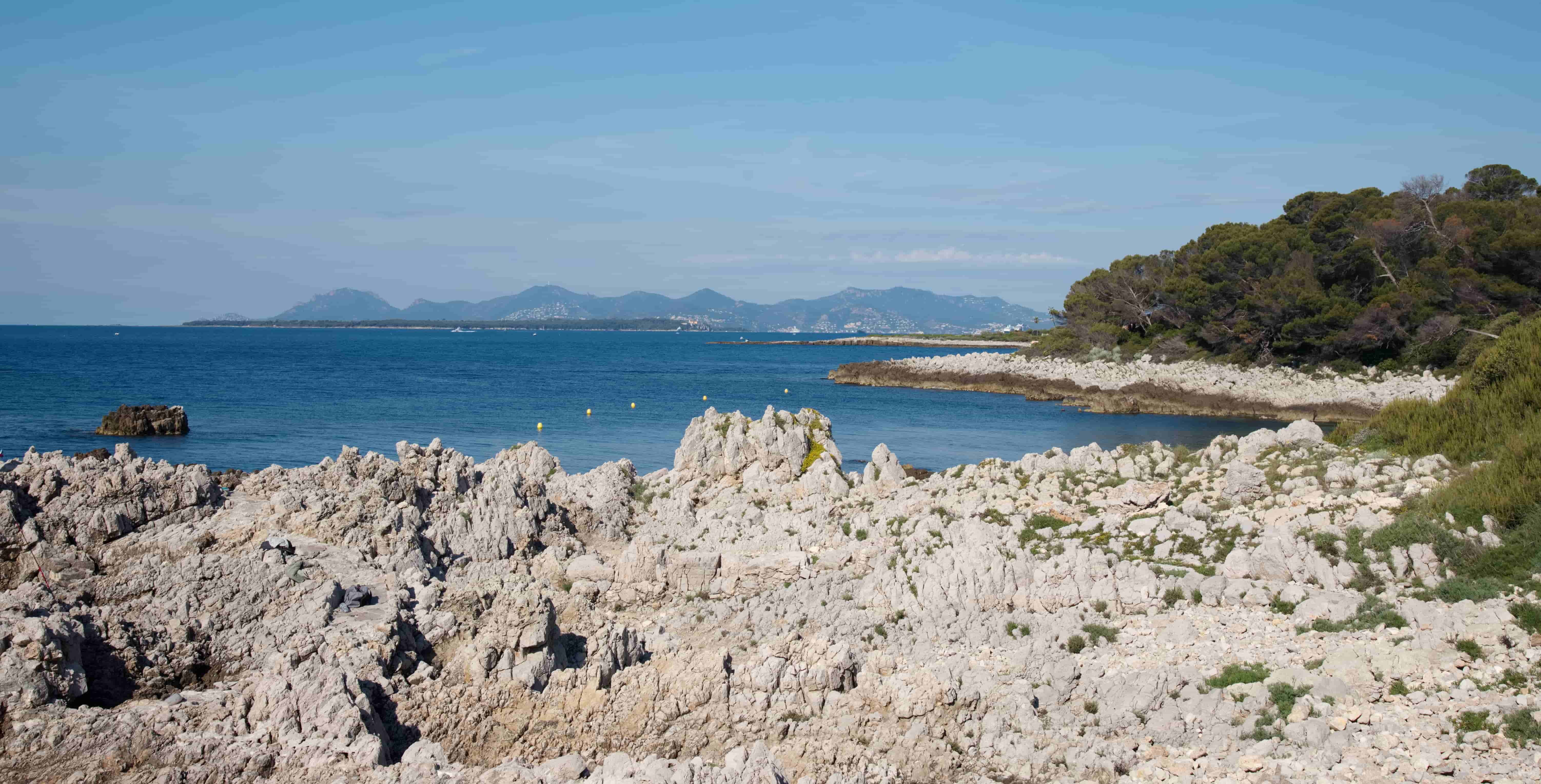 10-Sentier-du-Littoral-La-cote-l-ile-sainte-Marguerite-et-l-Esterel