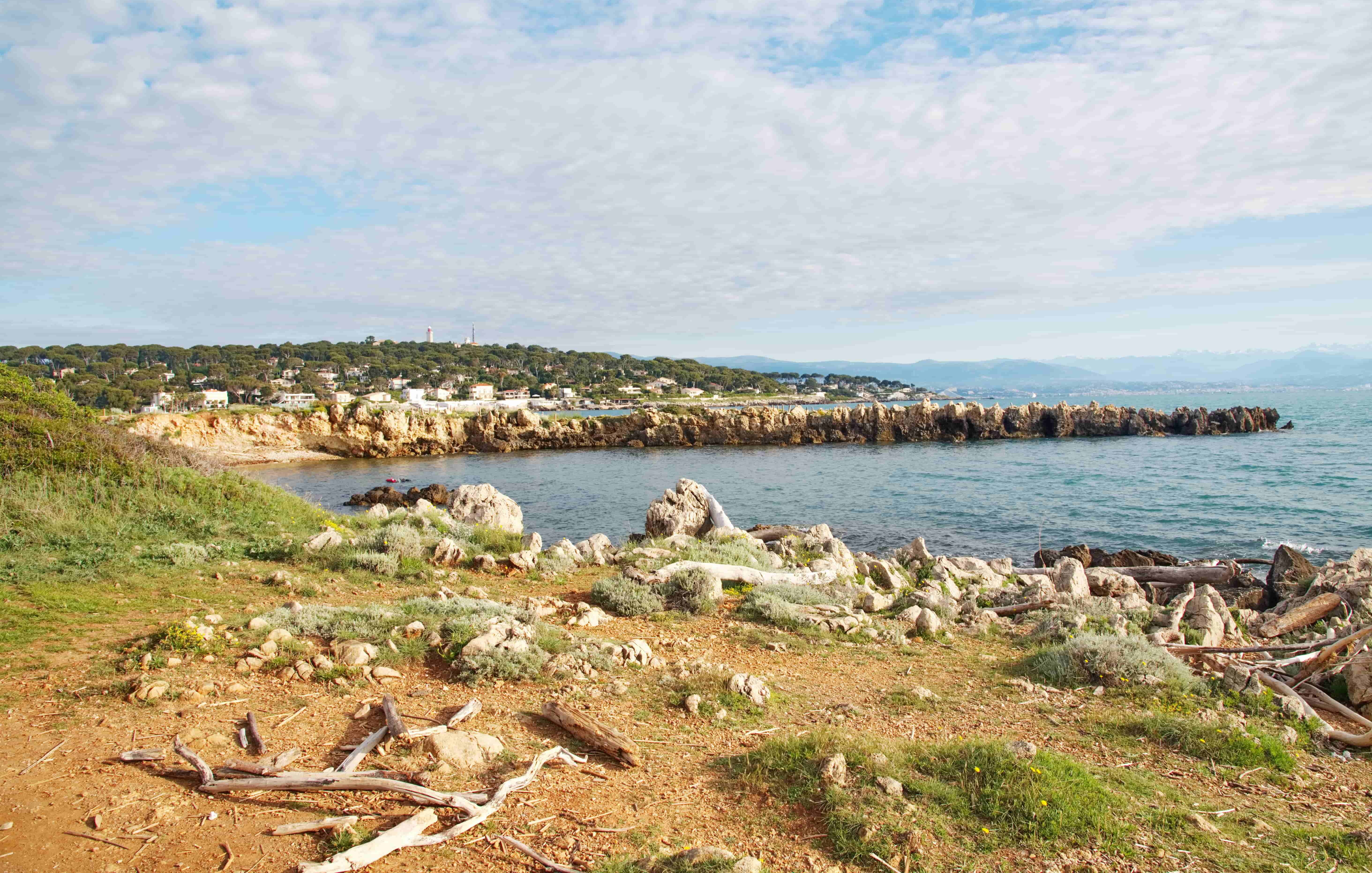 5-Sentier-du-Littoral-Pointe-de-la-Garoupe-phare