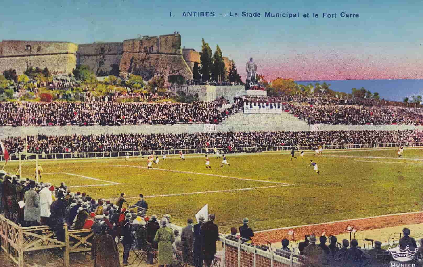 Fort-Carre-Stade-et-fort -compress