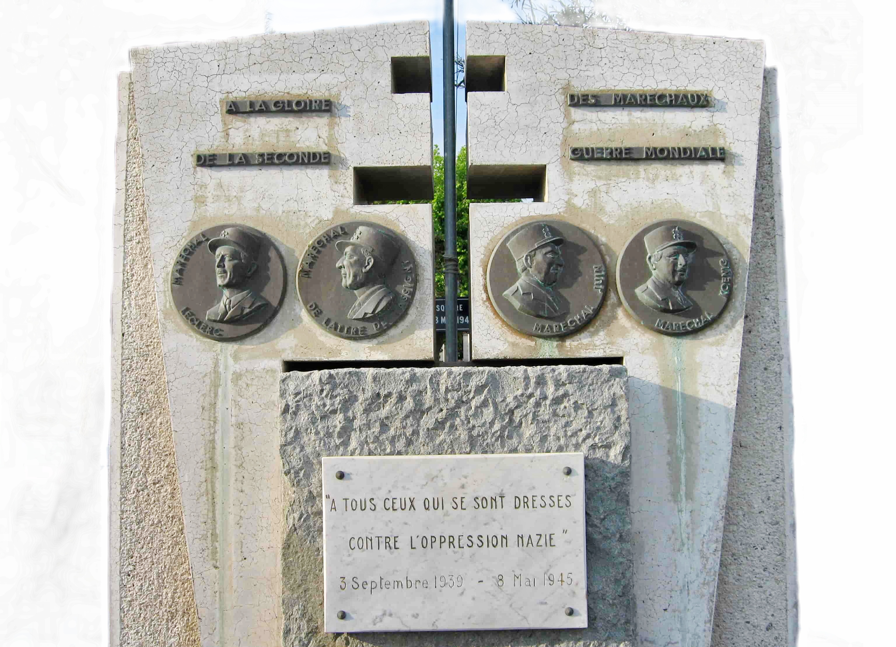 Huit-mai-Monument