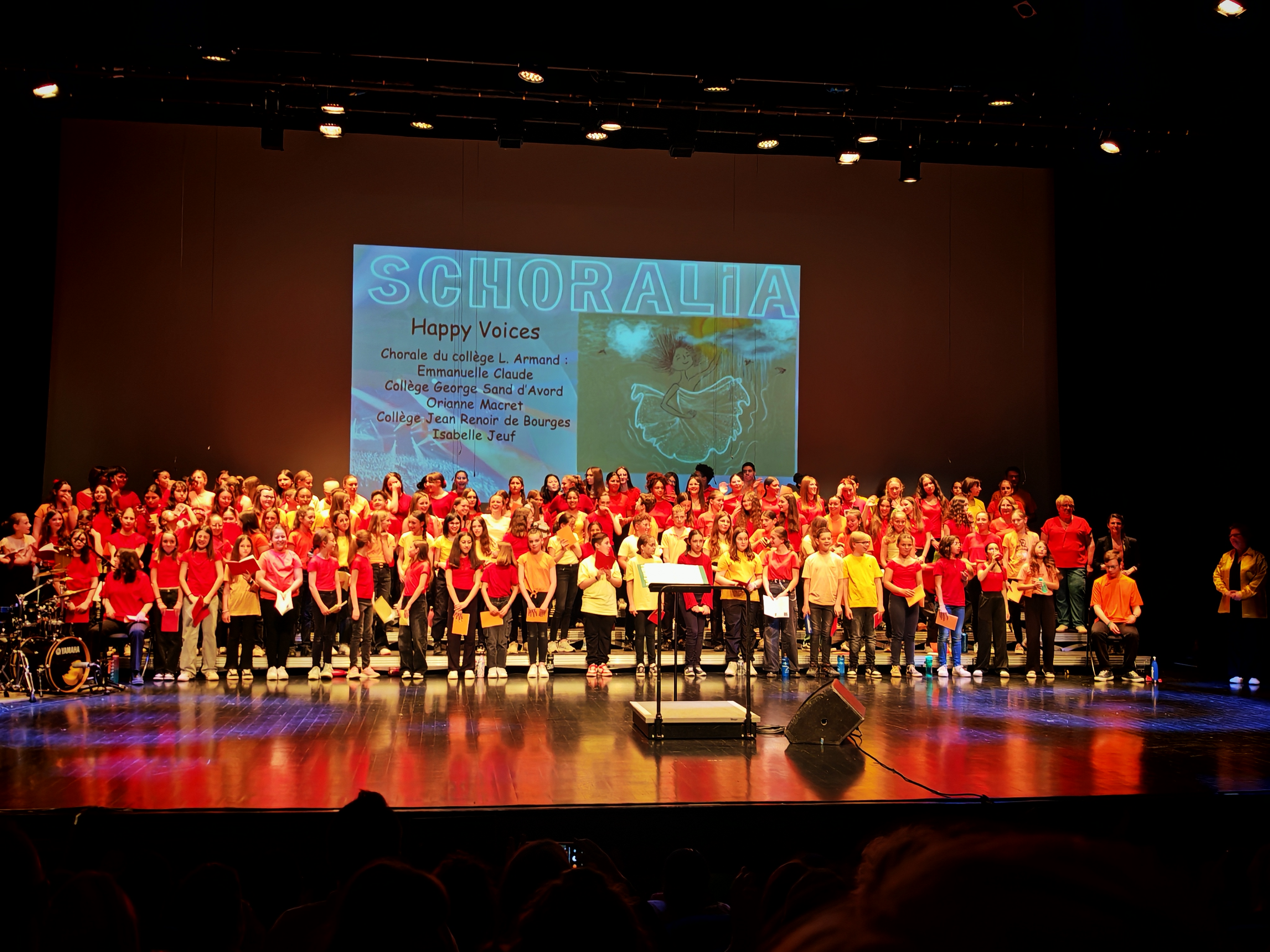 La Chorale du Collège George Sand a Enchanté l'Auditorium de Bourges !