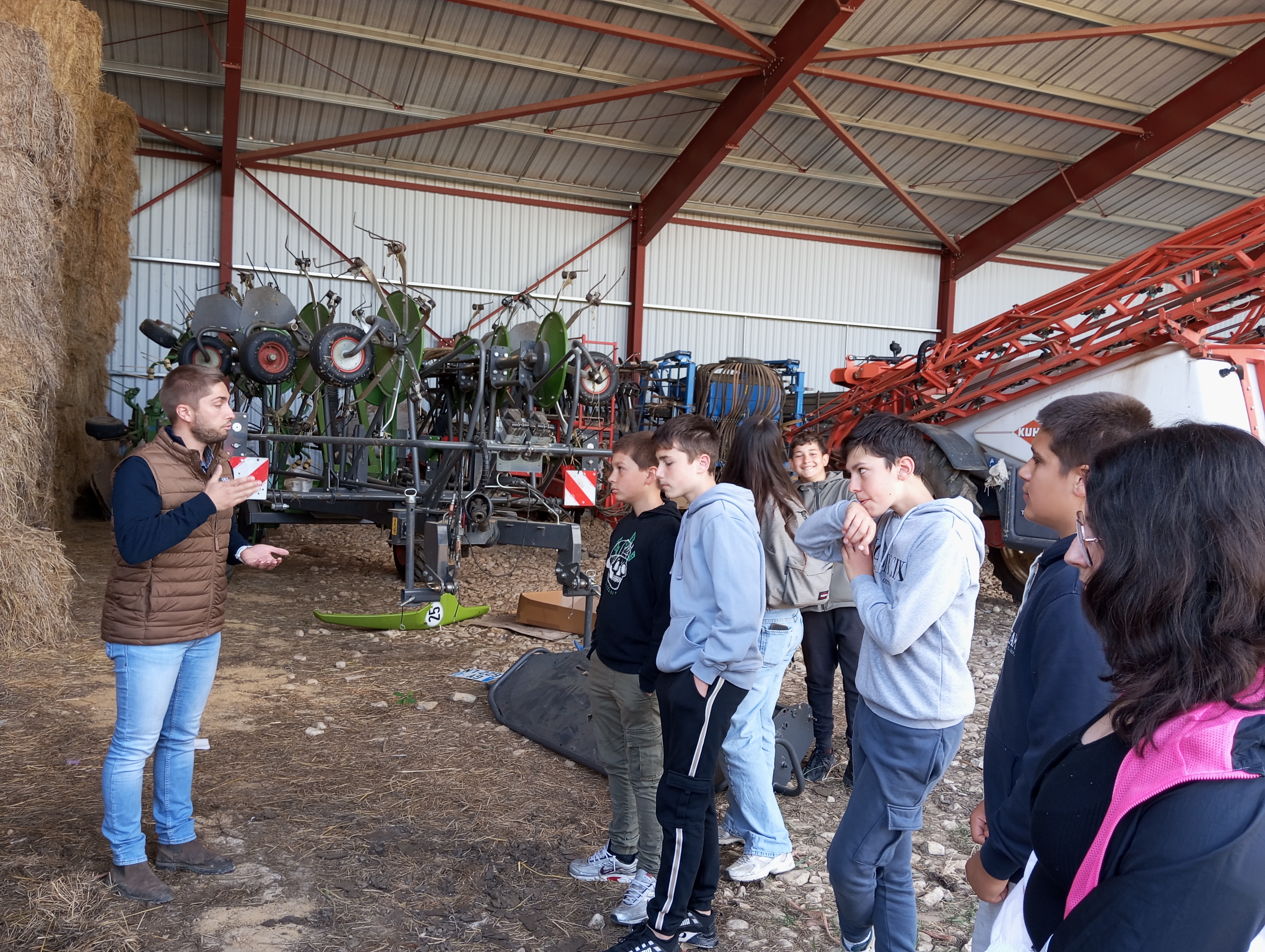 À Baugy, les élèves à la découverte des métiers de la ferme du Grand Corgy