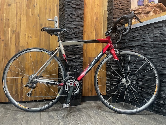 velo occasion course vitus razor alu rouge/noir 28P 27V campagnolo taille de 1M68 a 1M80 prix 450 euro magnifique guidon double freinage cyclotourisme