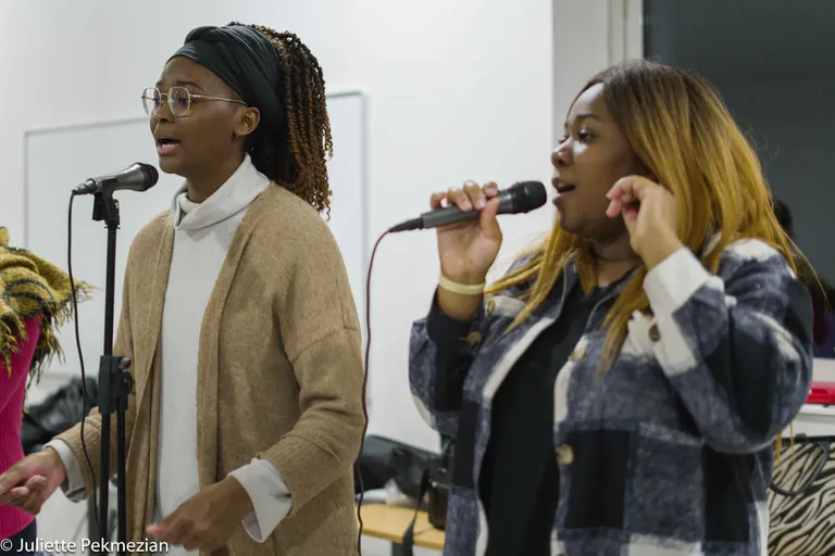 Chanteurs en répétition