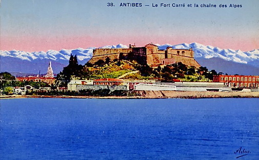 Fort-Carre-Le-Fort-Carre-et-la-chaine-des-Alpes2