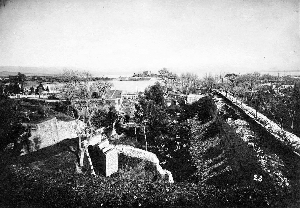Fontvieille-Dematelement-bastion-Rosny-Cimetiere-St-Roch-et-aqueduc