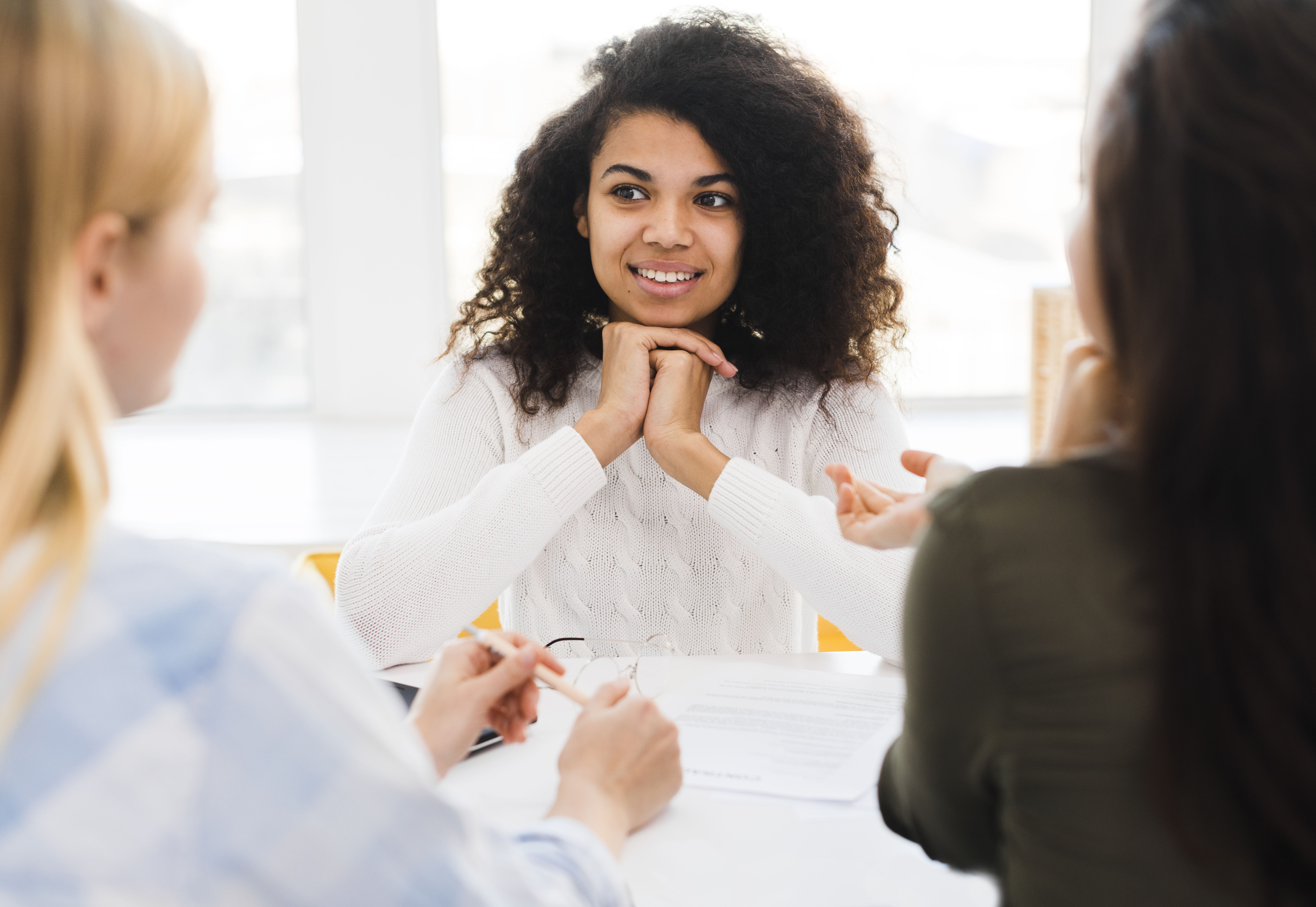 Reunion-des-femmes-au-bureau