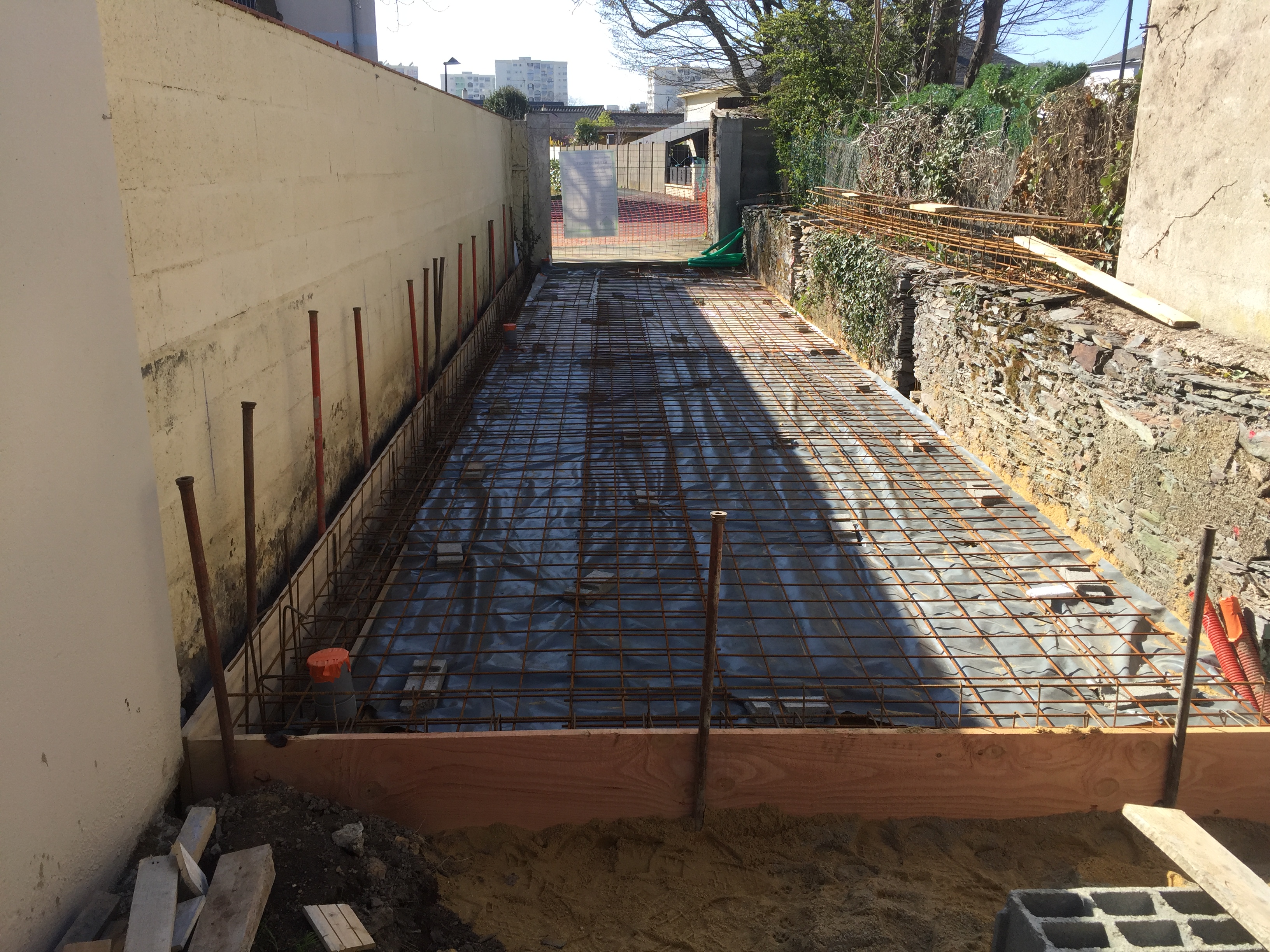 Avo renovation realisation d un garage maconnerie ossature bois menuiserie a angers 1