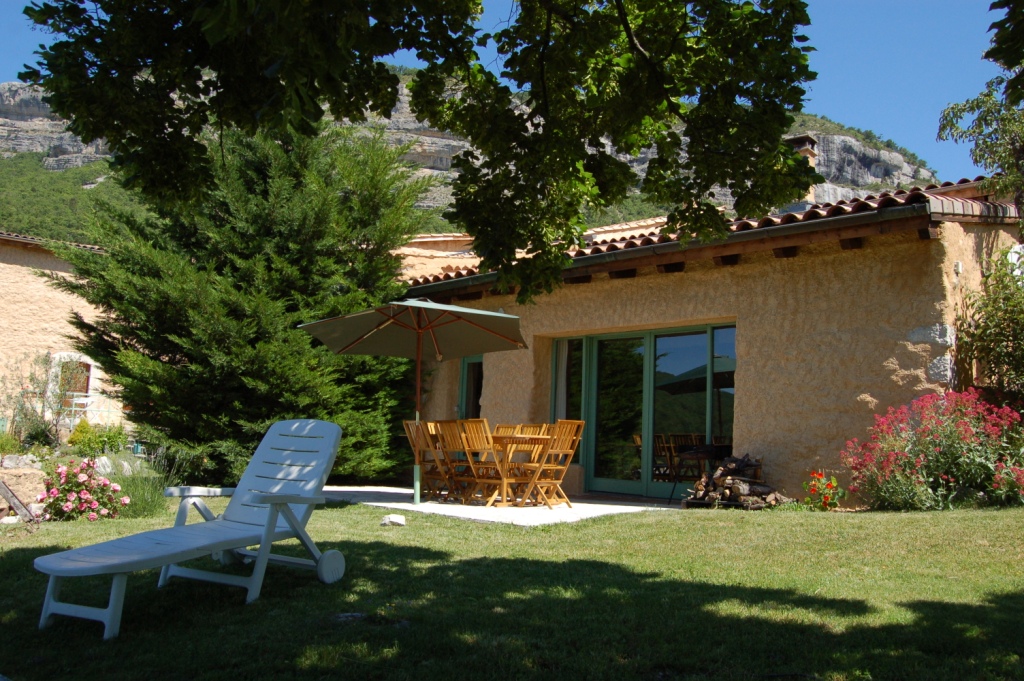 Regain-gite-de-charme-avec-piscine-haute-provence-hautes-alpes-sisteron-verdon-serre-poncon-location-saisonniere-42-