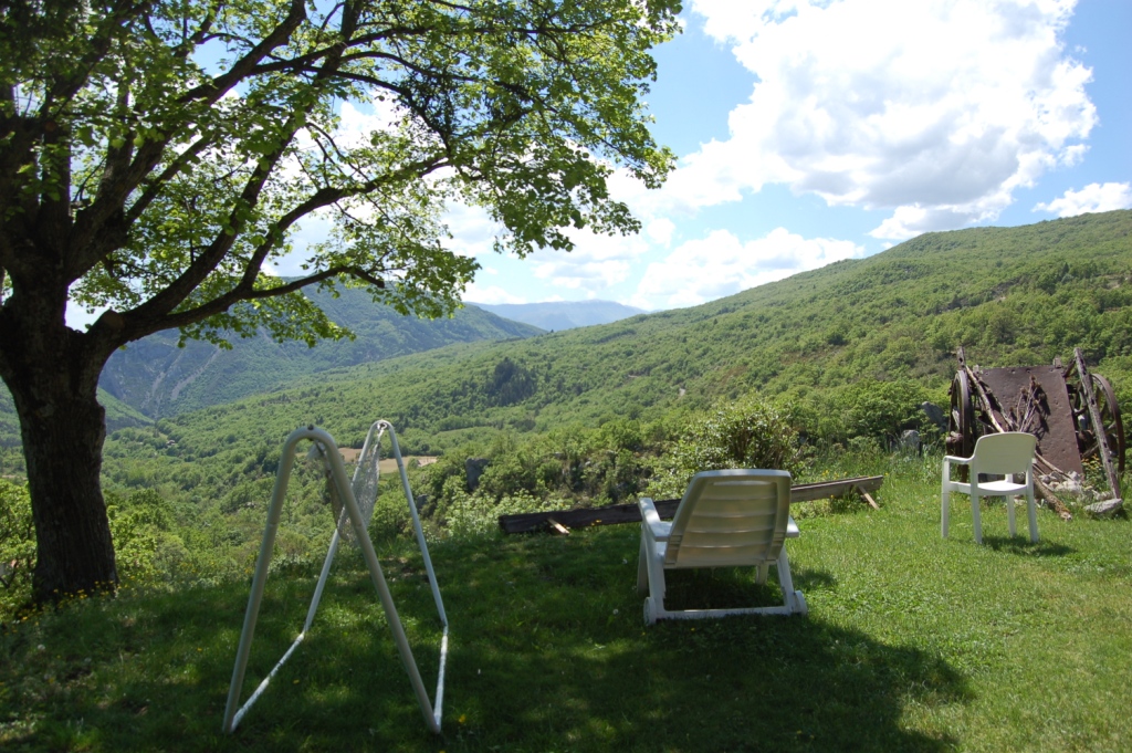 Regain-gite-de-charme-avec-piscine-haute-provence-hautes-alpes-sisteron-verdon-serre-poncon-location-saisonniere-37-