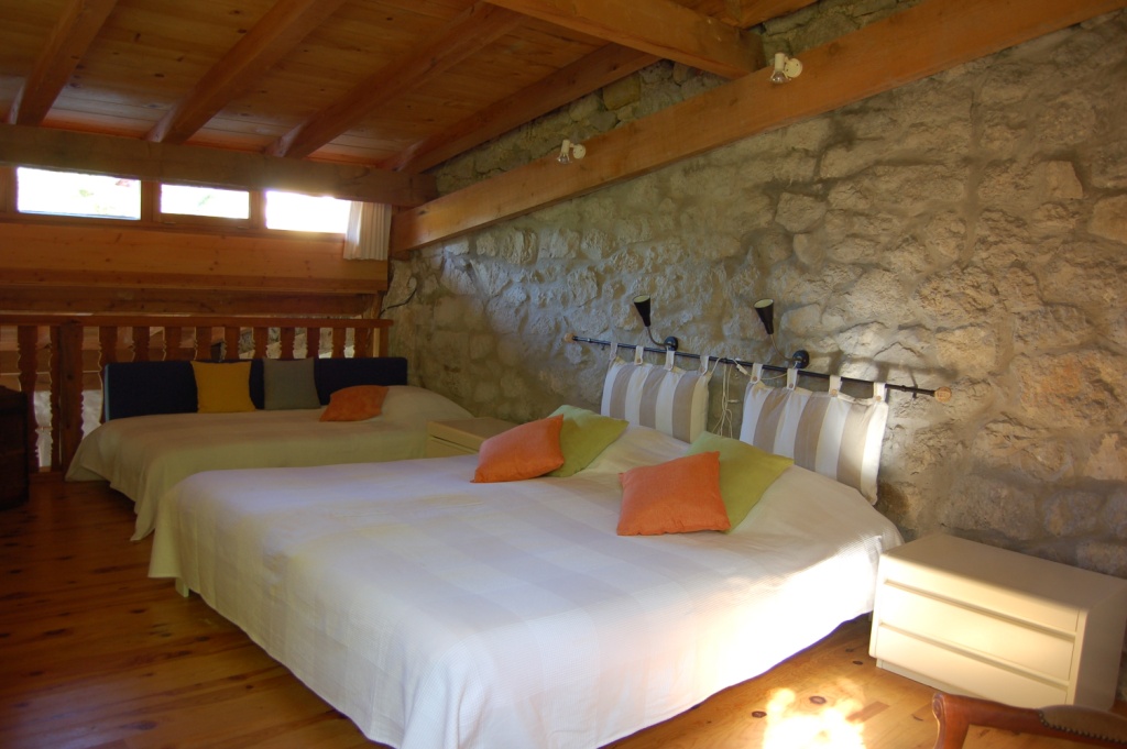 Regain-gite-de-charme-avec-piscine-haute-provence-hautes-alpes-sisteron-verdon-serre-poncon-location-saisonniere-45-