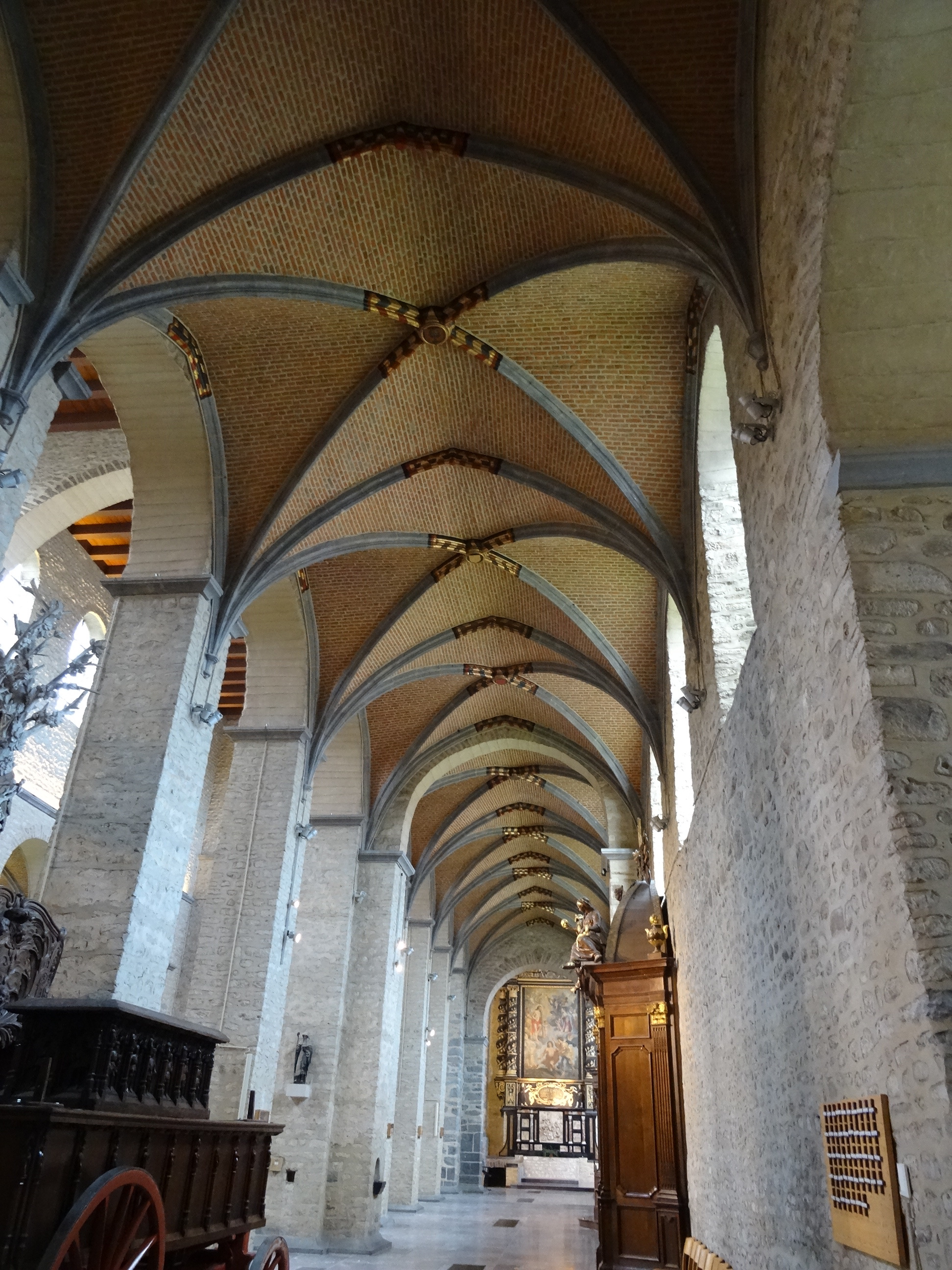 7-7-2016-visite-de-la-Collegiale-de-Nivelles