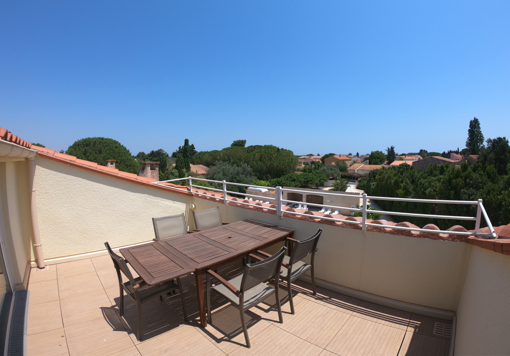 Oliv terrasse 1