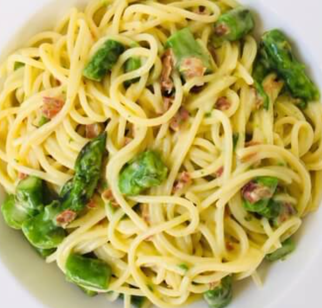 Spaghettis-carbonara-aux-asperges