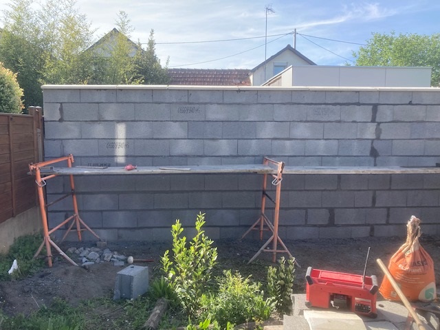 Avo renovation maconnerie demolition dependance creation mur escalier cloture et portail angers 8