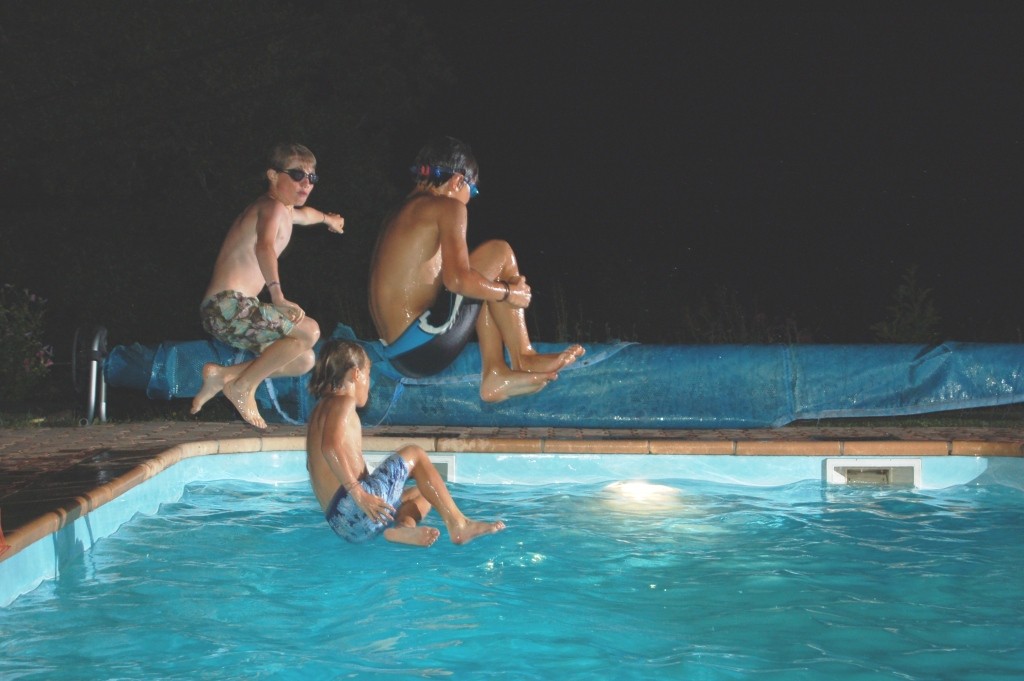Gite-rural-avec-piscine-gite-de-France-alpes-de-haute-provence-sisteron-baronnies-haute-alpes-verdon-serre-poncon-luberon-Aco-de-Roman-Nos-hotes-1