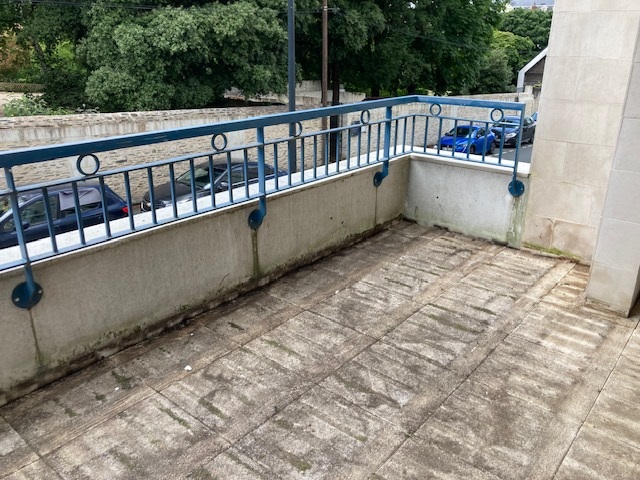 Avo renovation menuiserie creation d une terrasse bois sur un balcon a angers 1