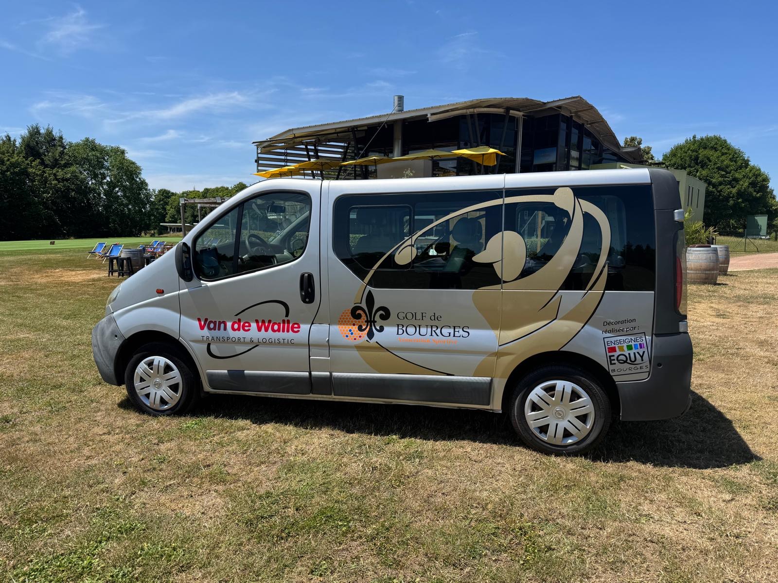 Un minibus pour les déplacements
