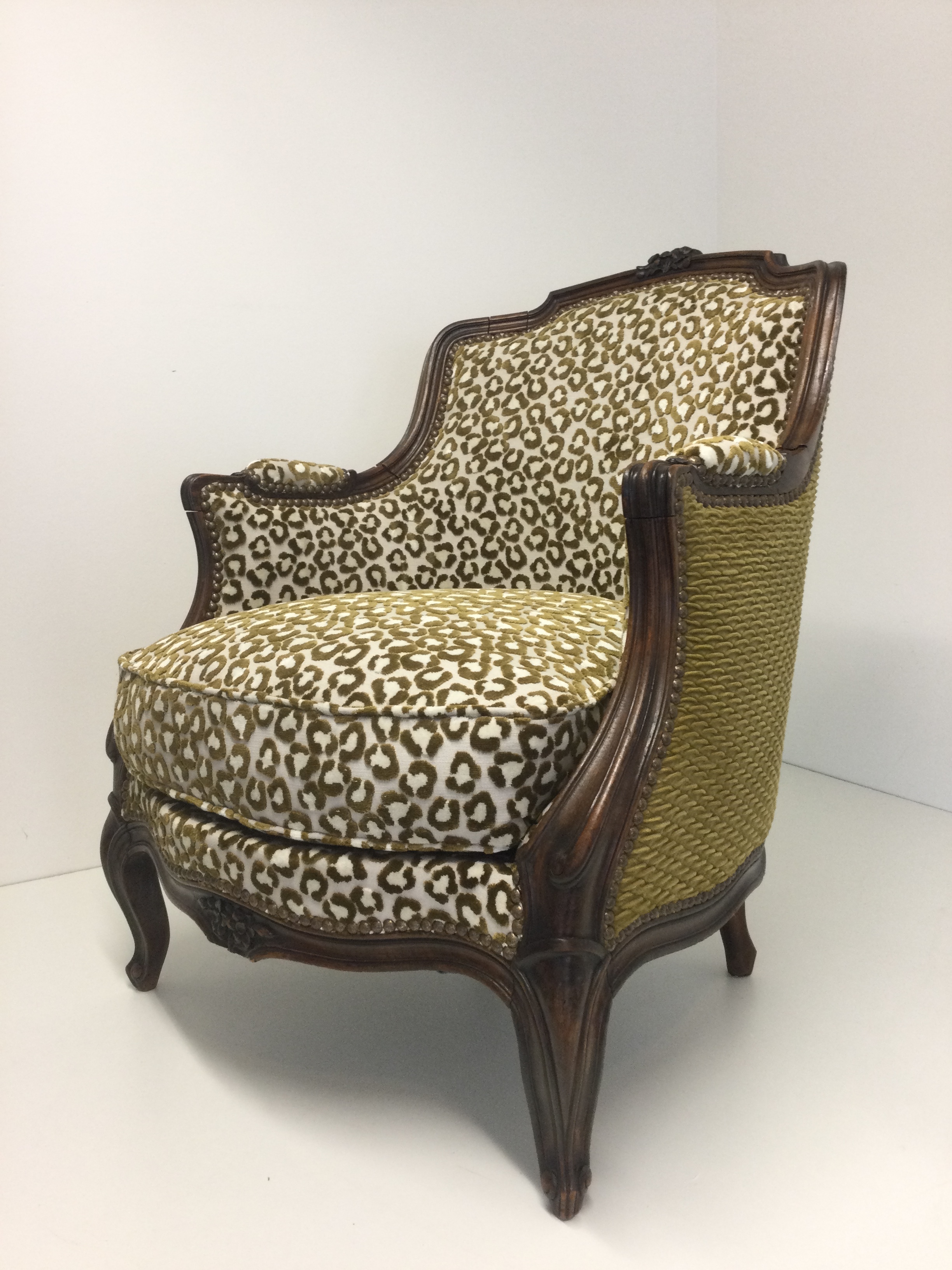 Atelier les renaissances tapissier decorateur relooking meuble restauration fauteuil saint medard en jalles saint aubin de ledoc eysines lacanau bordeaux arcachon metrole gironde ebeniste reparation pieceunique stage formation tapisserie