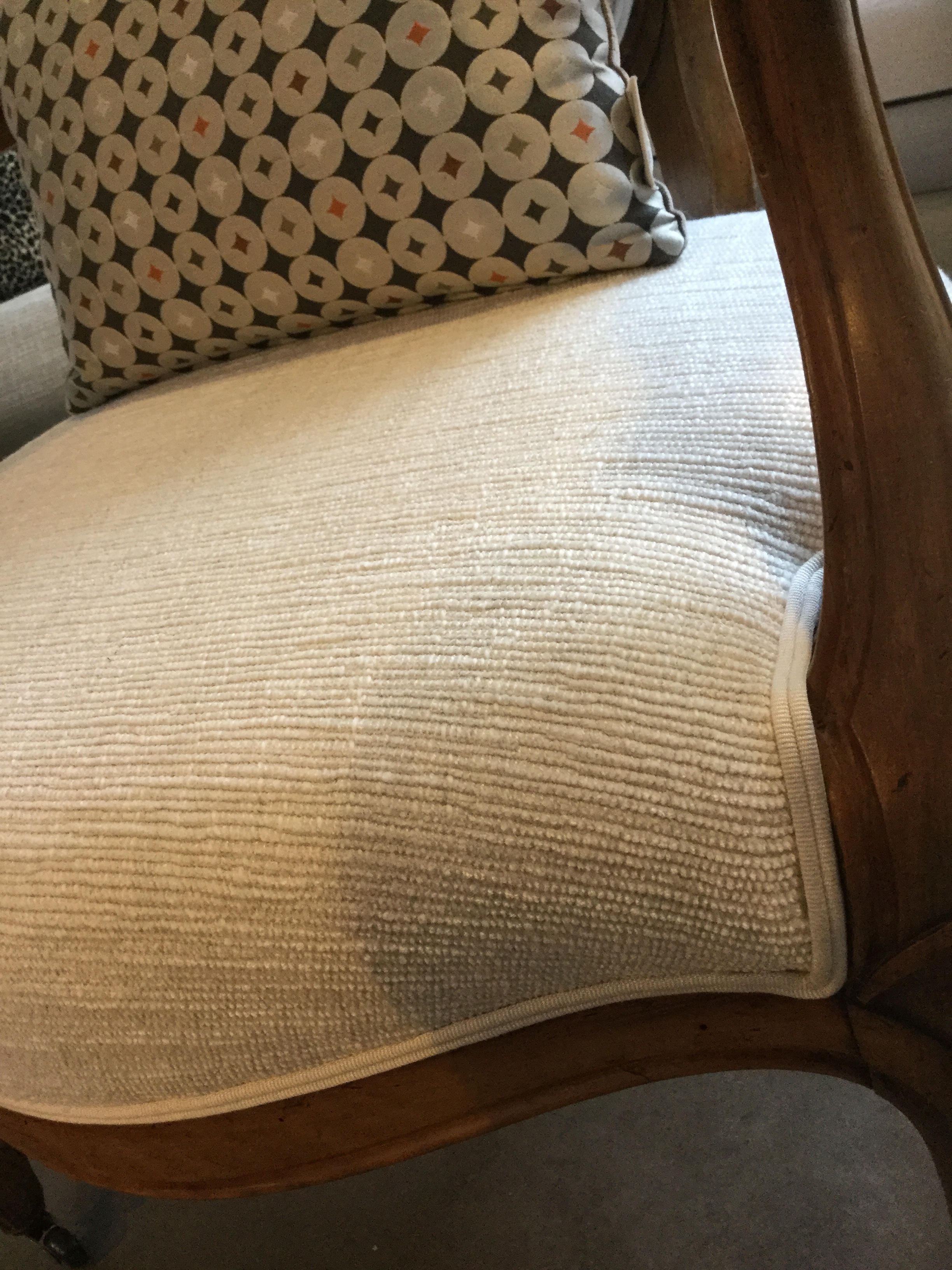 Atelier les renaissances tapissier decorateur relooking meubles refection fauteuil canape chaise tapissier d ameublement bordeaux lacanau saint medard en jalles merignac eysines cauderan blanquefort le taillan medoc eysines