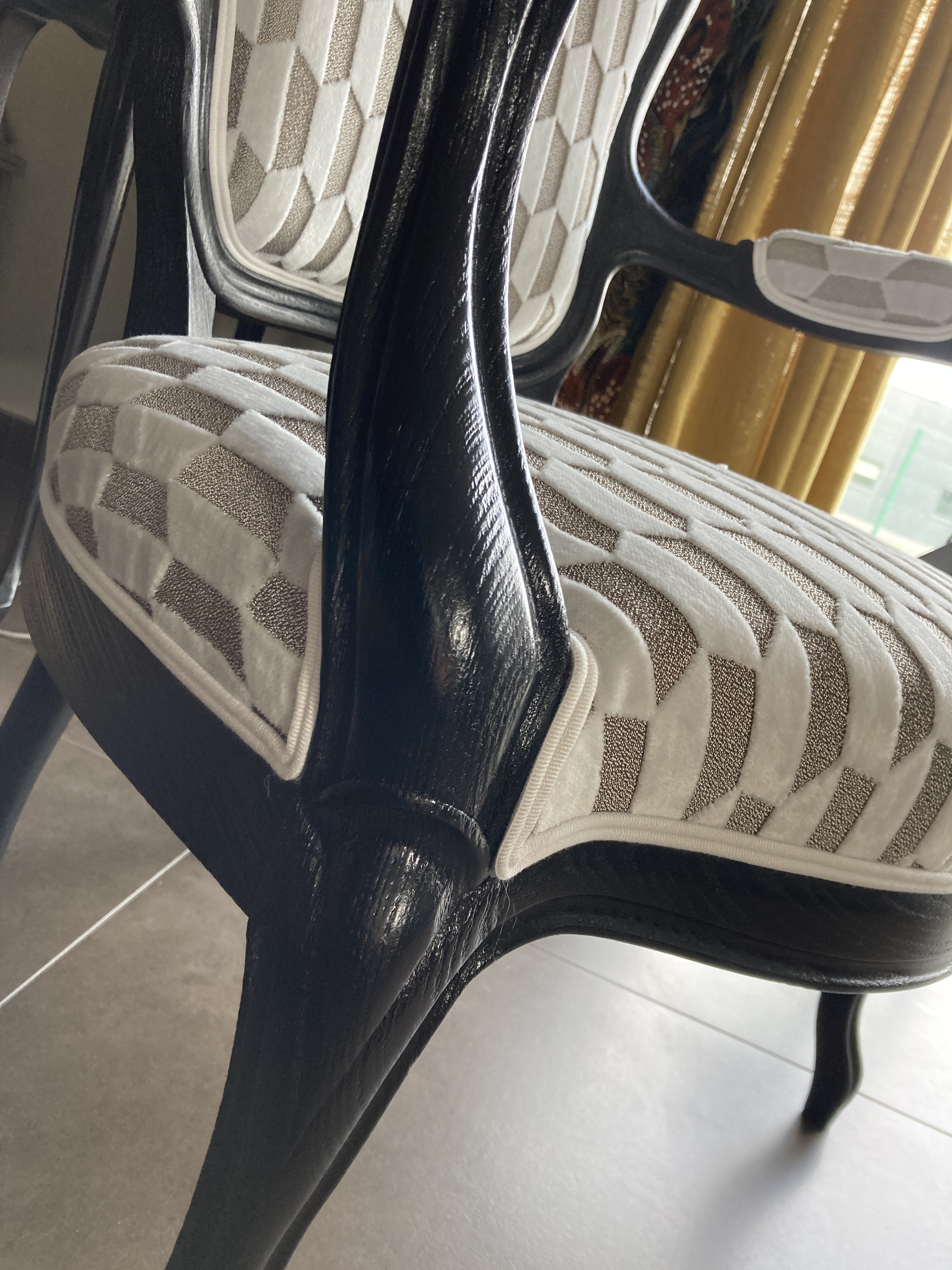 Tapissier decorateur saint medard en jalles merignac pessac saint aubin de medoc le haillan le taillan medoc eysines atelier les renaissances tapissier decorateur relooking meuble bordeaux refection fauteuil