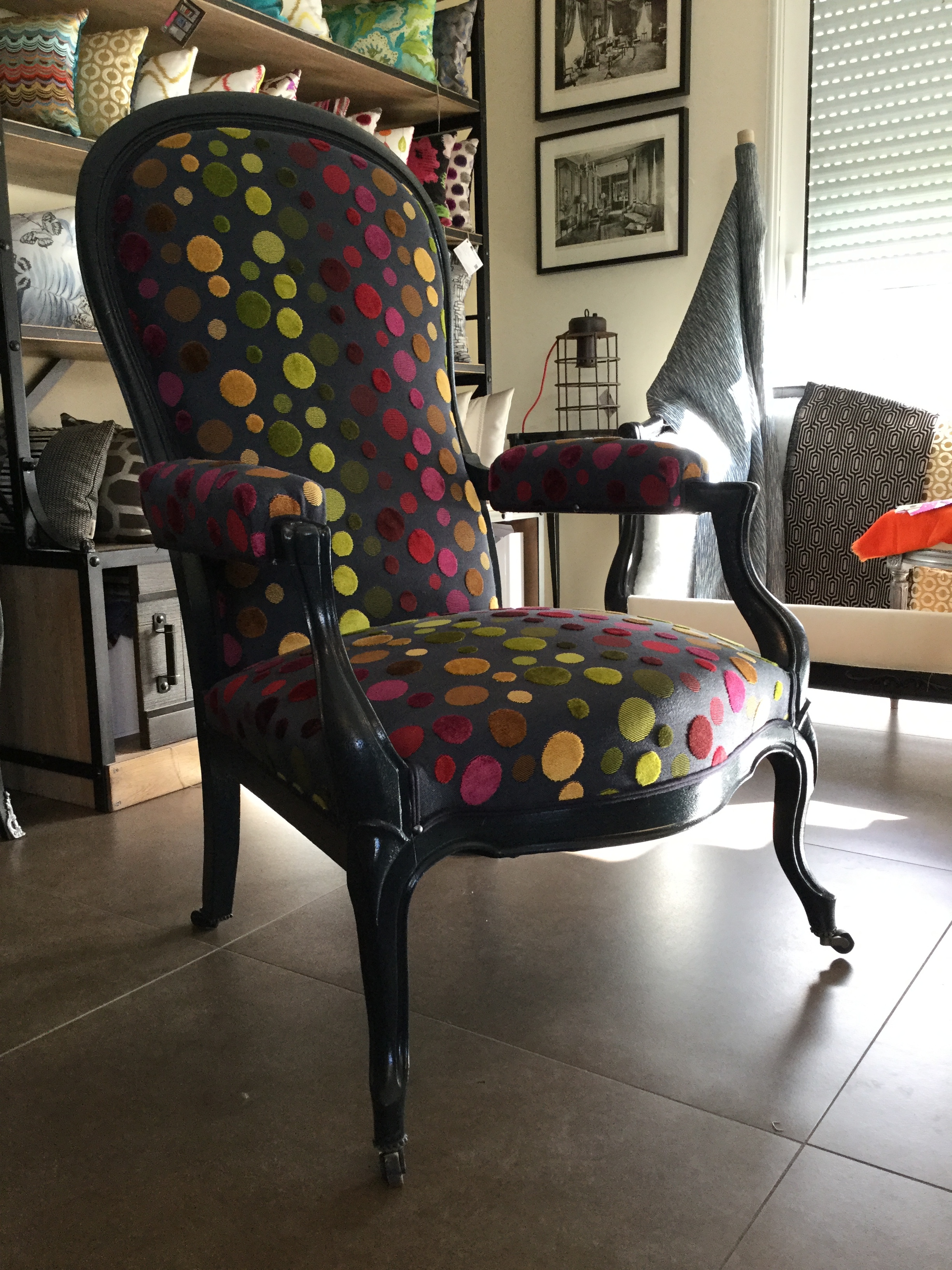 Refection restauration relooking fauteuil chaise canape meuble voltaire 1 tapissier decorateur bordeaux st medard en jalles atelier les renaissances