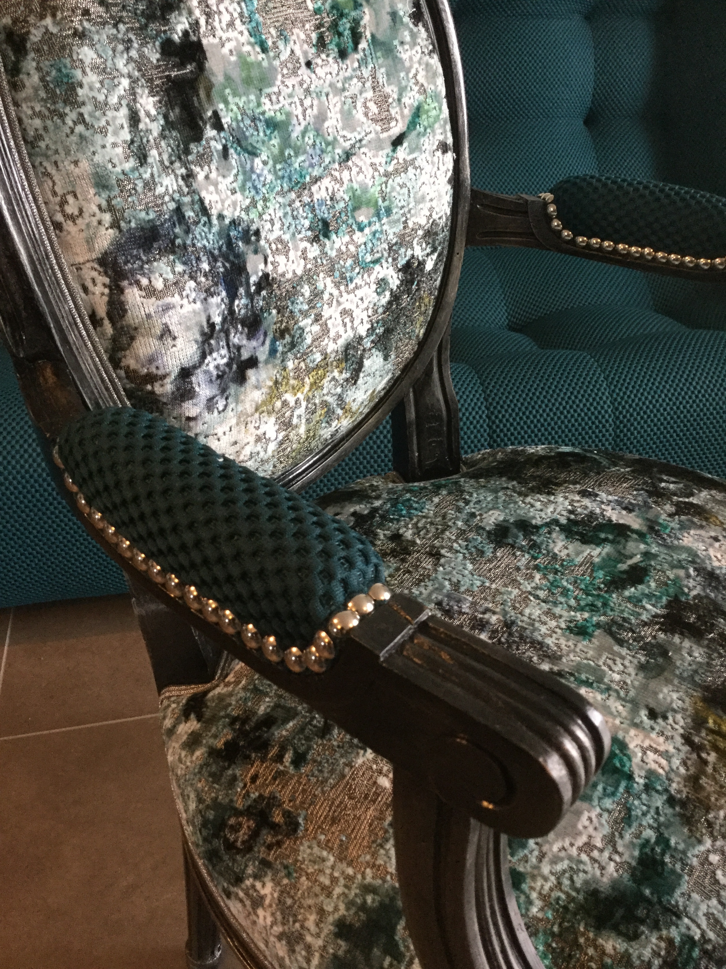 Img 6346atelier les renaissances tapissier decorateur d ameublement fauteuil canape ralph m relooking meuble bordeaux saint medard en jalles lacanau merignac blanquefort le haillan le taillan medoc