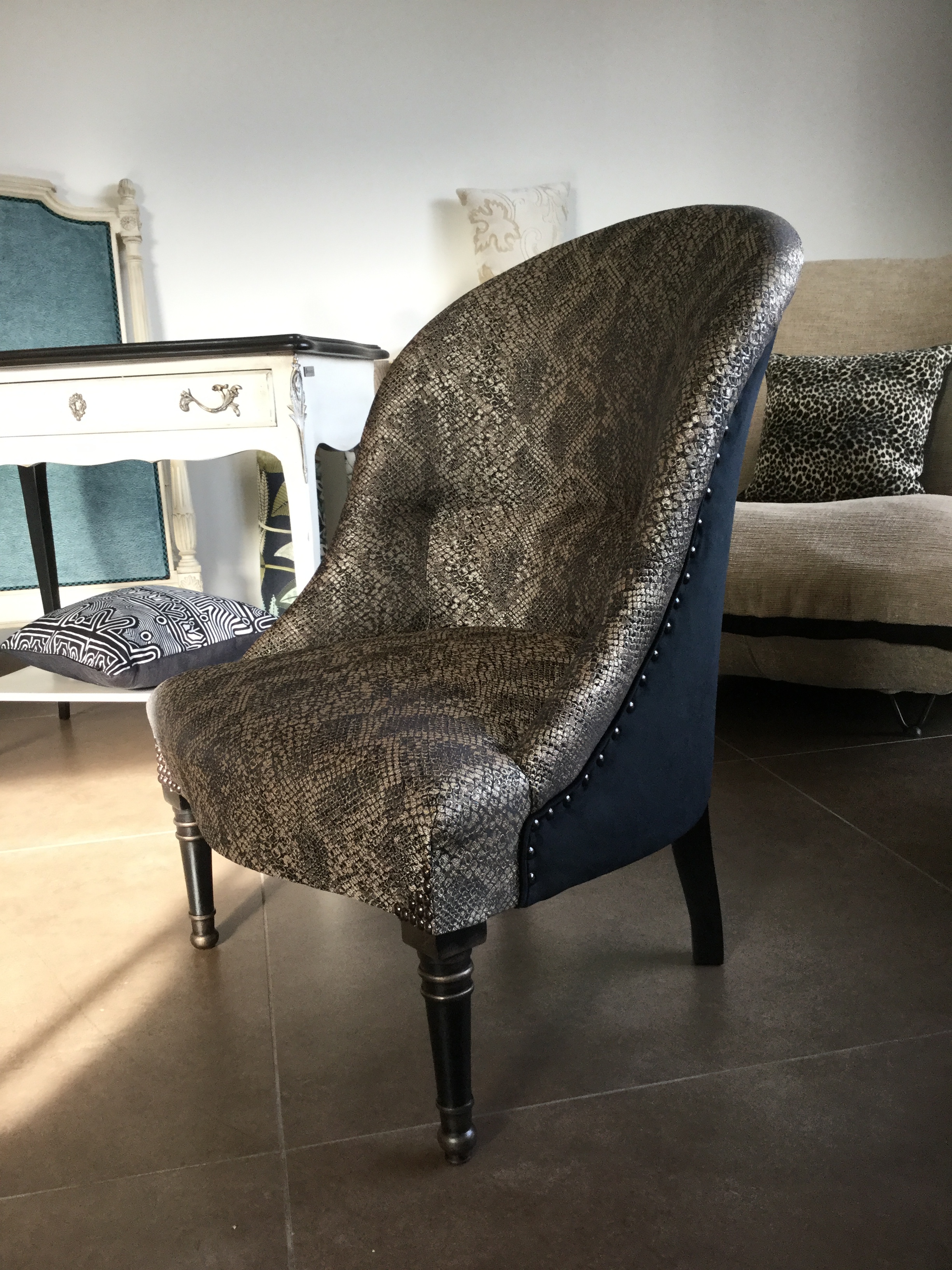 Atelier les renaissances tapissier decorateur relooking meuble refection fauteuil canape ralph m chaise commode crapaud saint medard en jalles saint aubin de medoc bordeaux gironde merignac eysines lacanau le haillan
