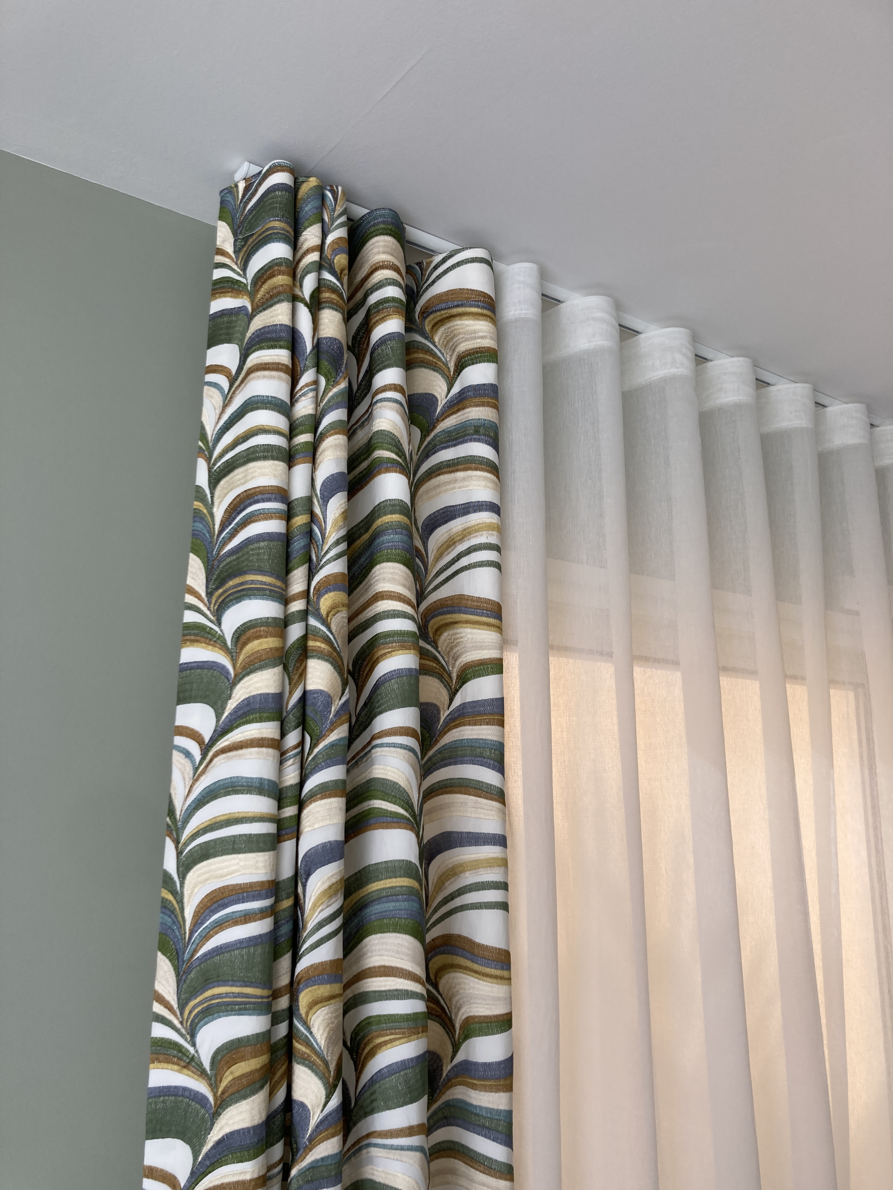 Confection rideaux voilages sur mesure tapissier decorateur atelier les renaissances saint aubin de medoc saint medard en jalles lacanau eysines merignac le taillan medoc le haillan